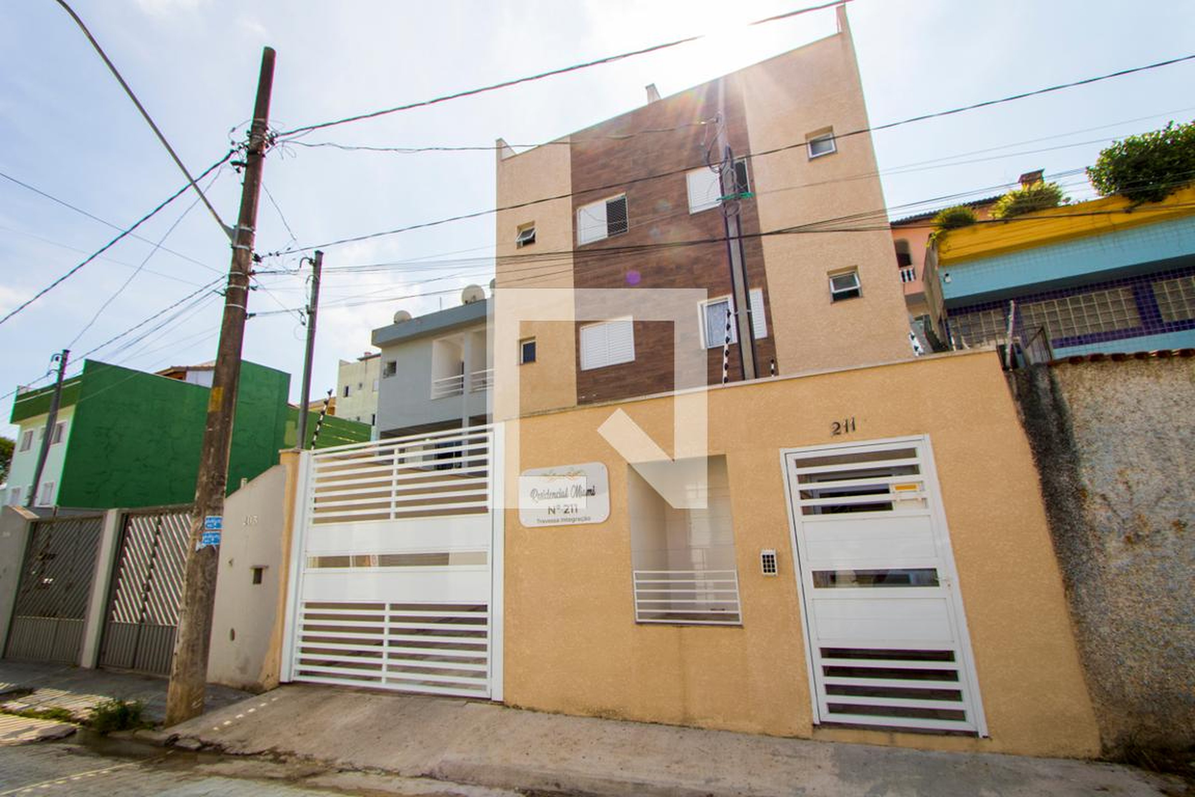 Fachada Condomínio em Rua Rufer, 211