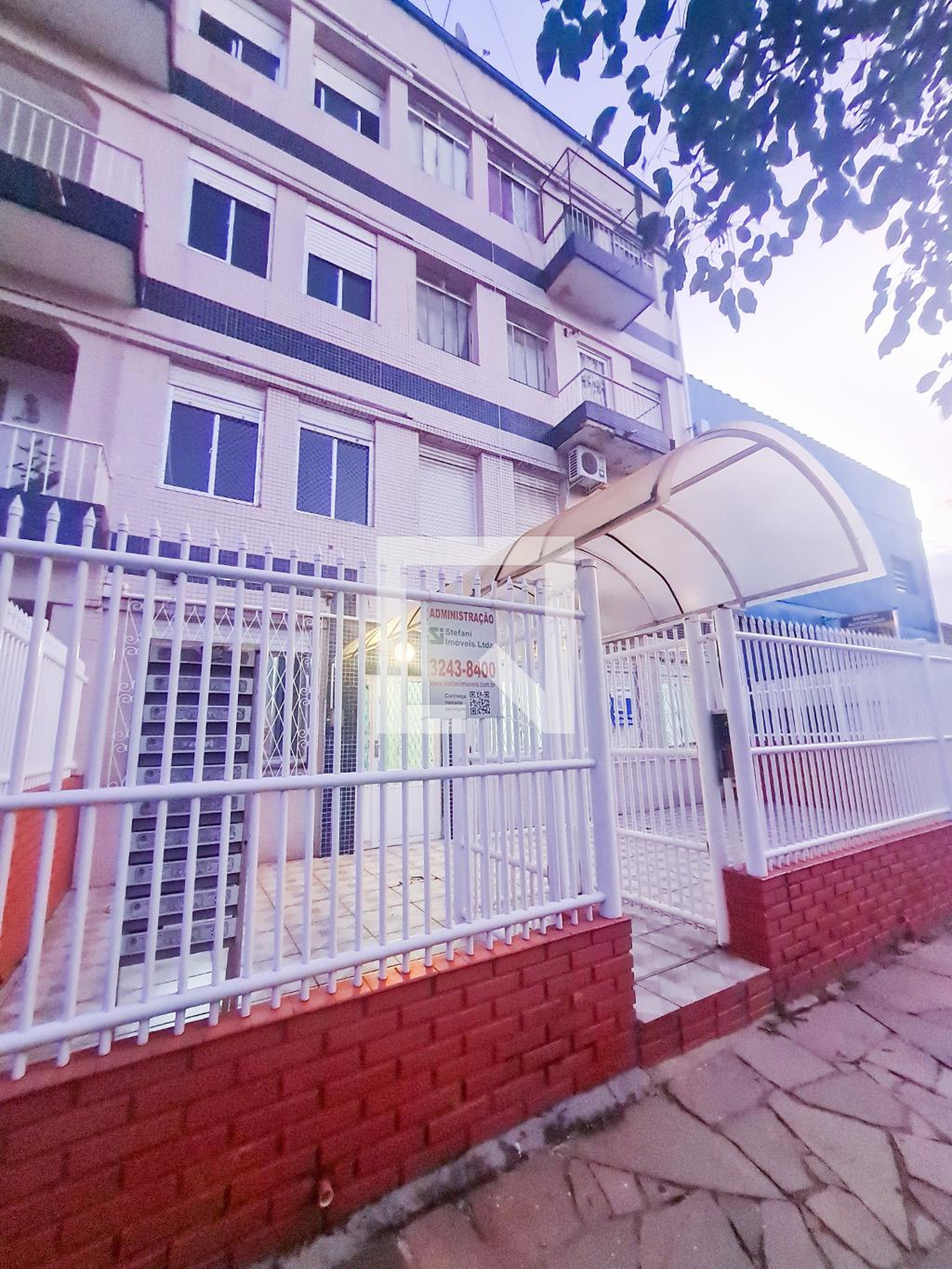 Fachada do Condomínio Condomínio em Avenida Guido Mondim, 861