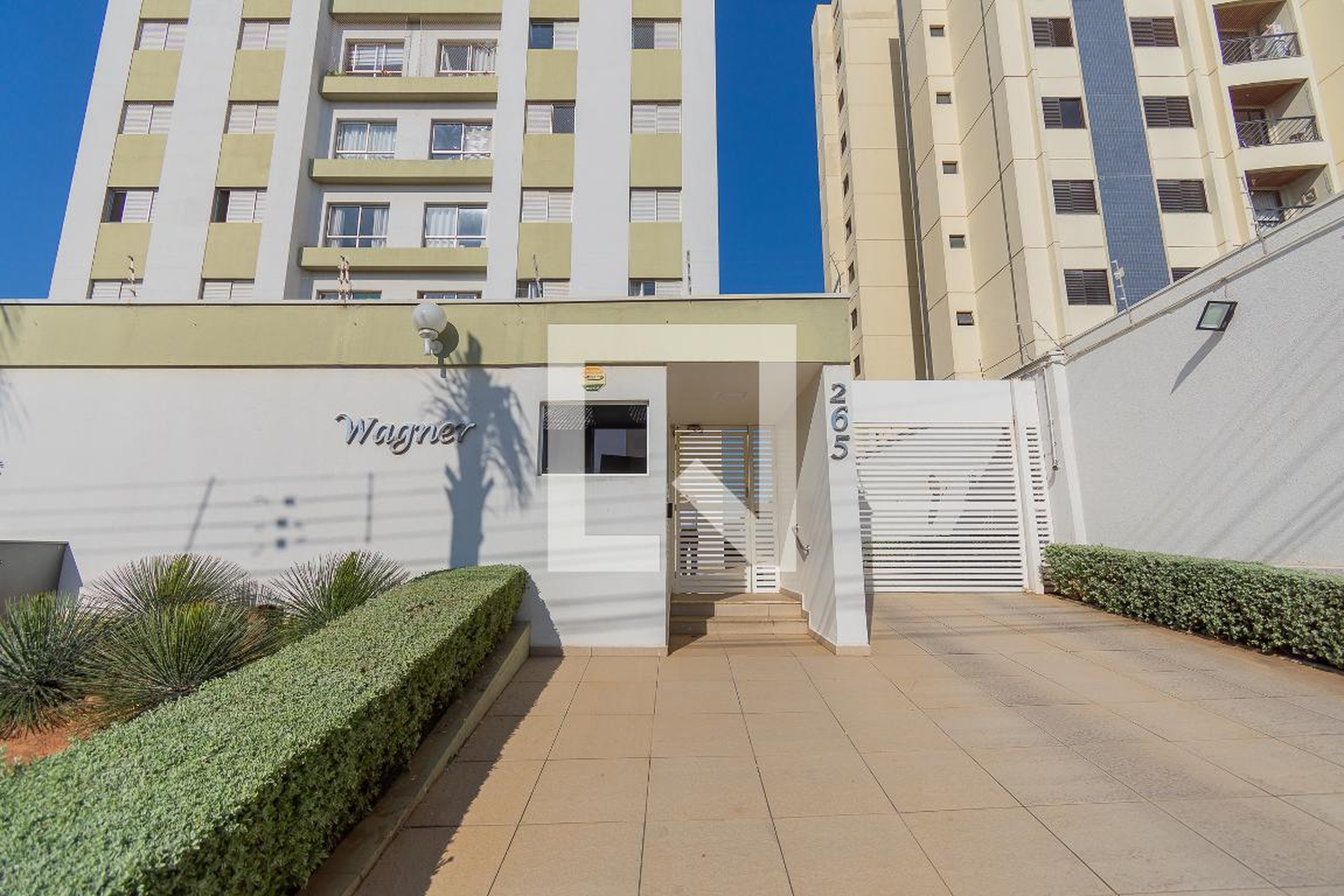 Fachada do Condomínio Condomínio Wagner