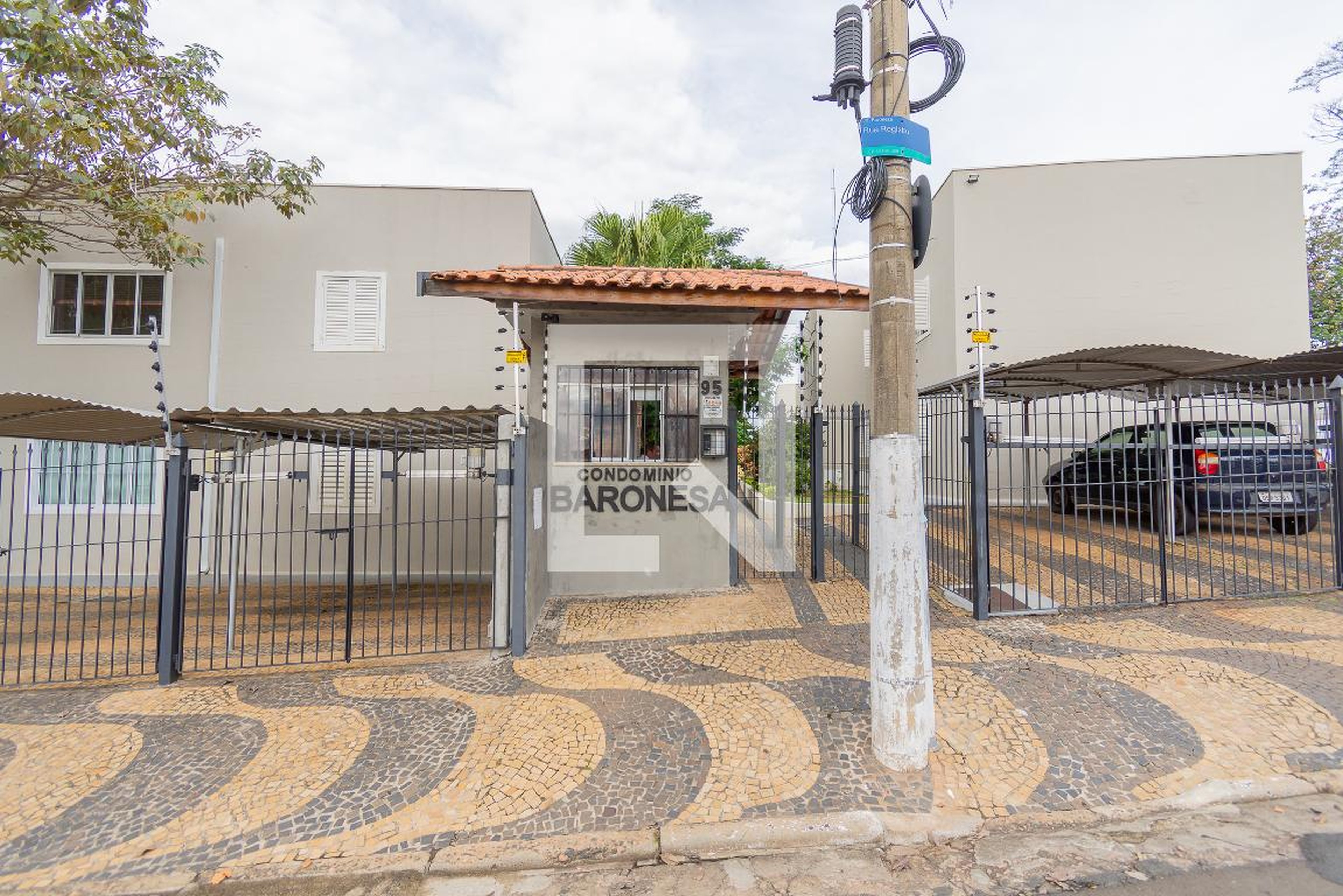 Fachada do Condomínio Condomínio Baroneza