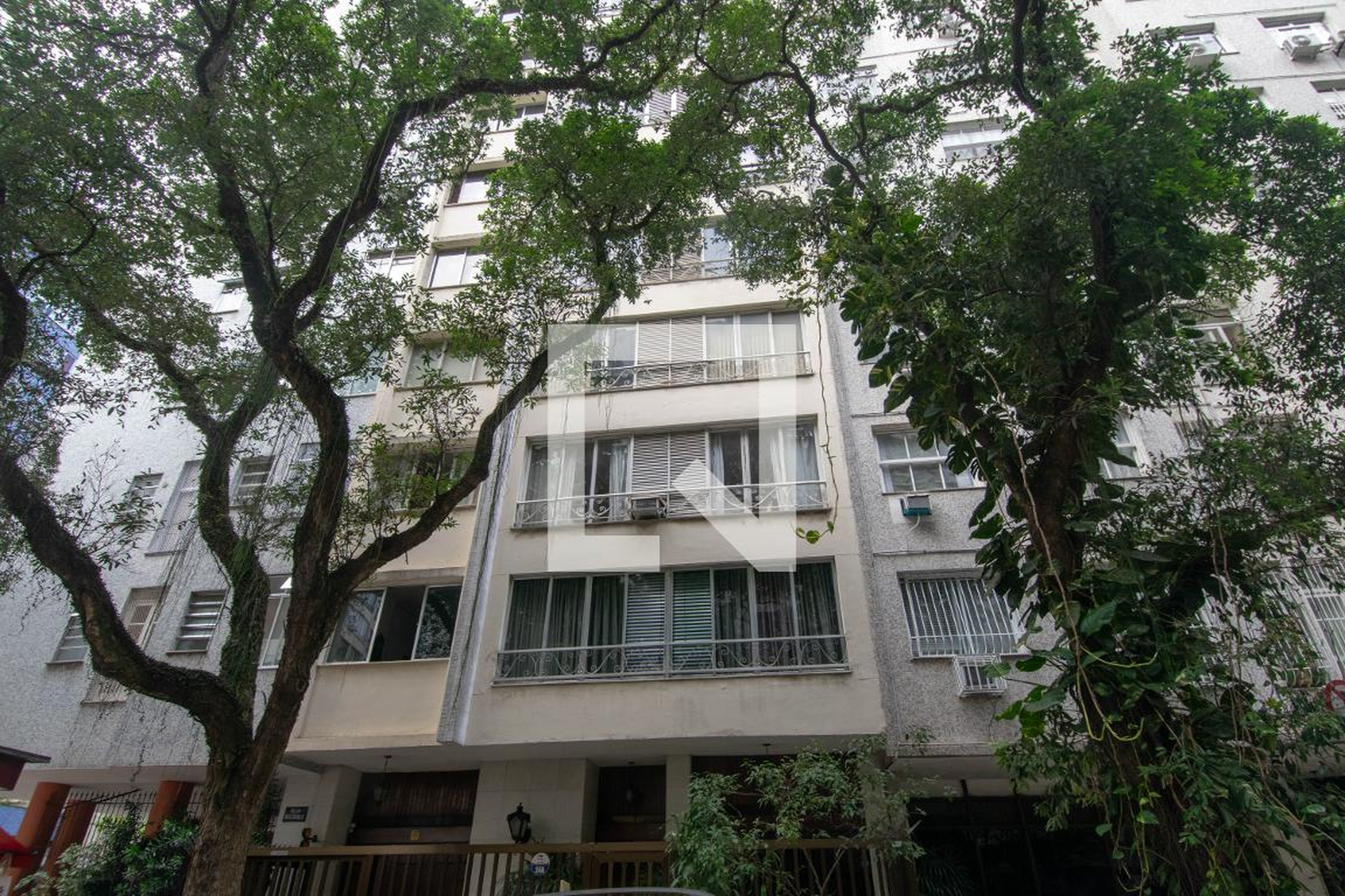 Fachada Condomínio em Rua Anita Garibaldi, 48