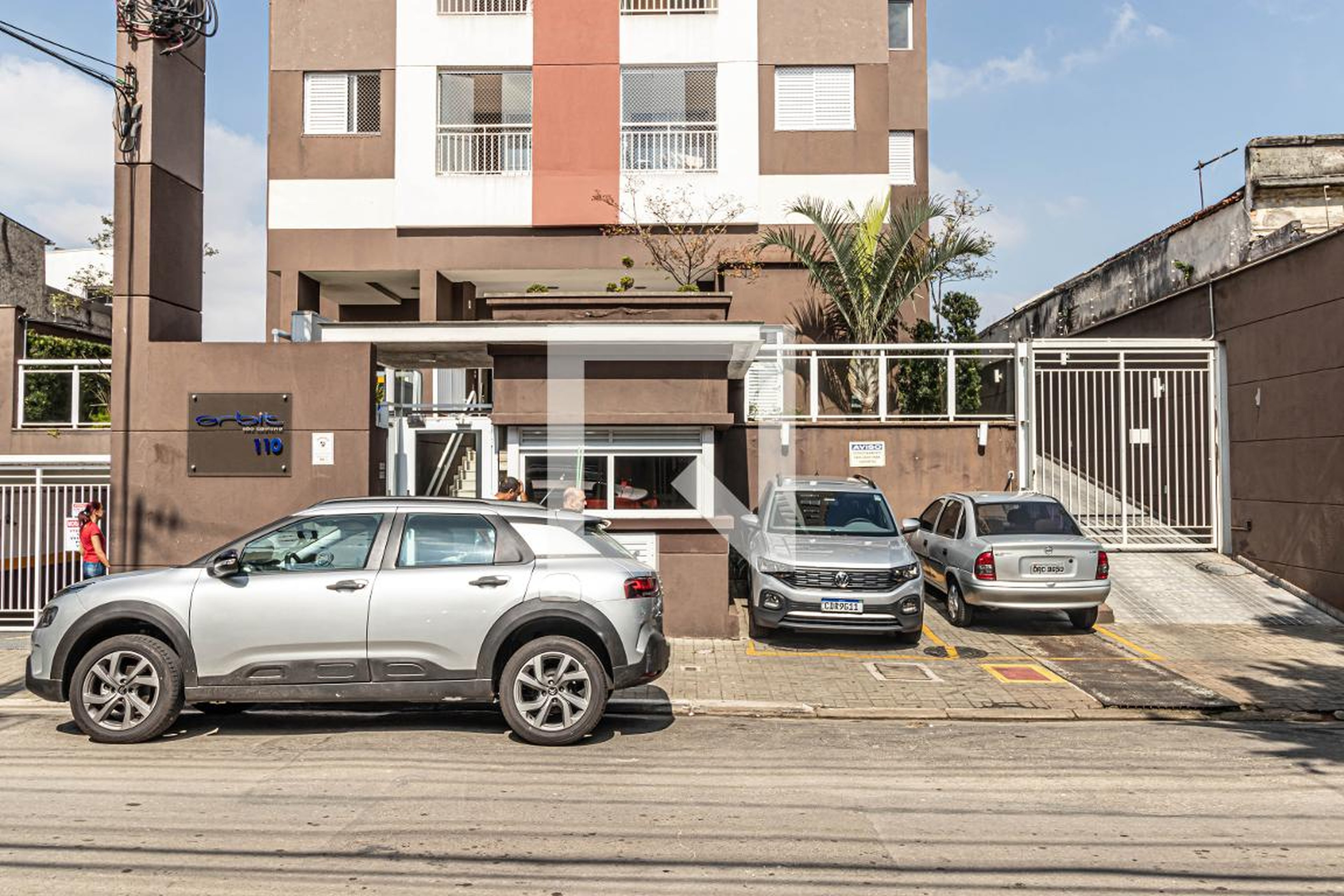 Fachada do Condomínio Condomínio Orbit