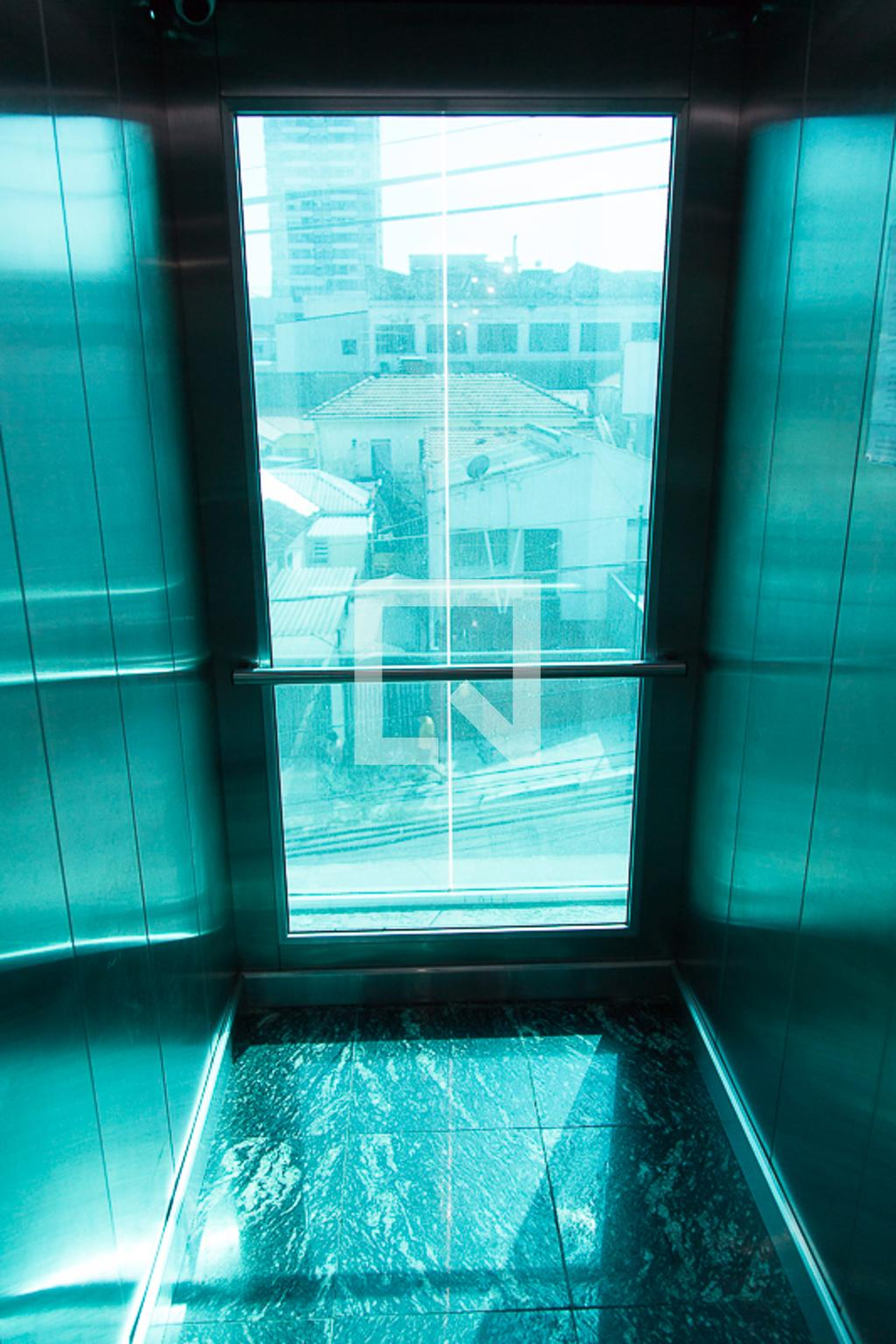 Elevador - Marx Garden