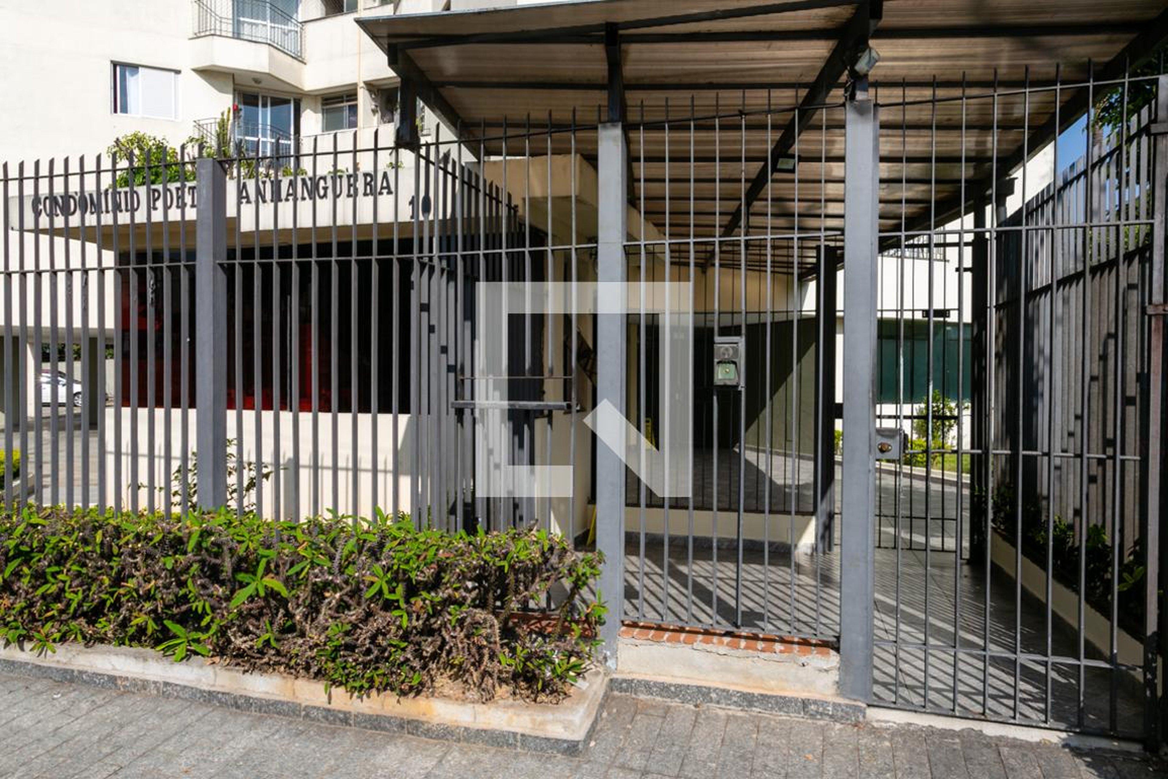 Fachada do condomínio Condomínio Portal Anhangüera