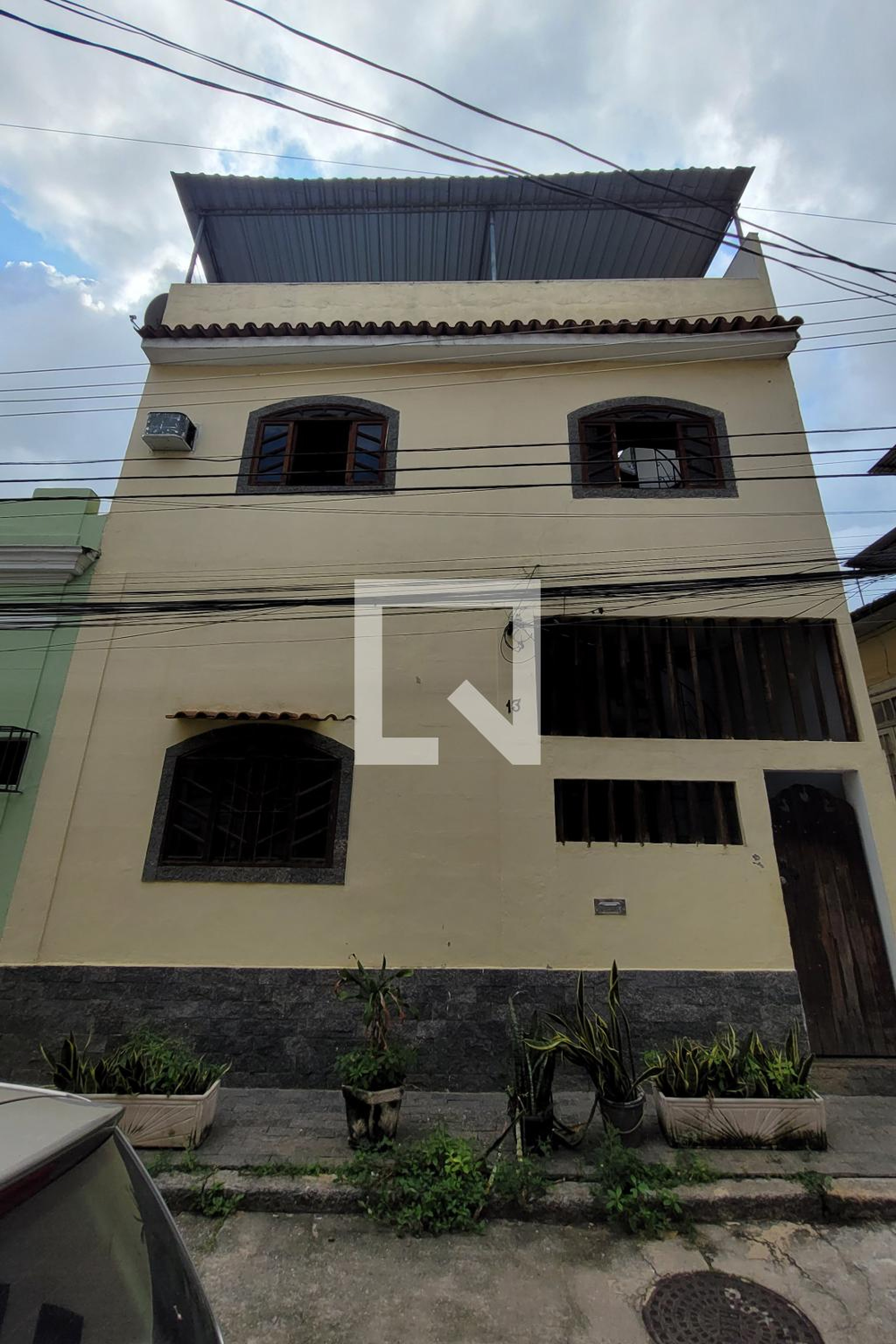 Fachada Condomínio em Travessa Matilde, 13