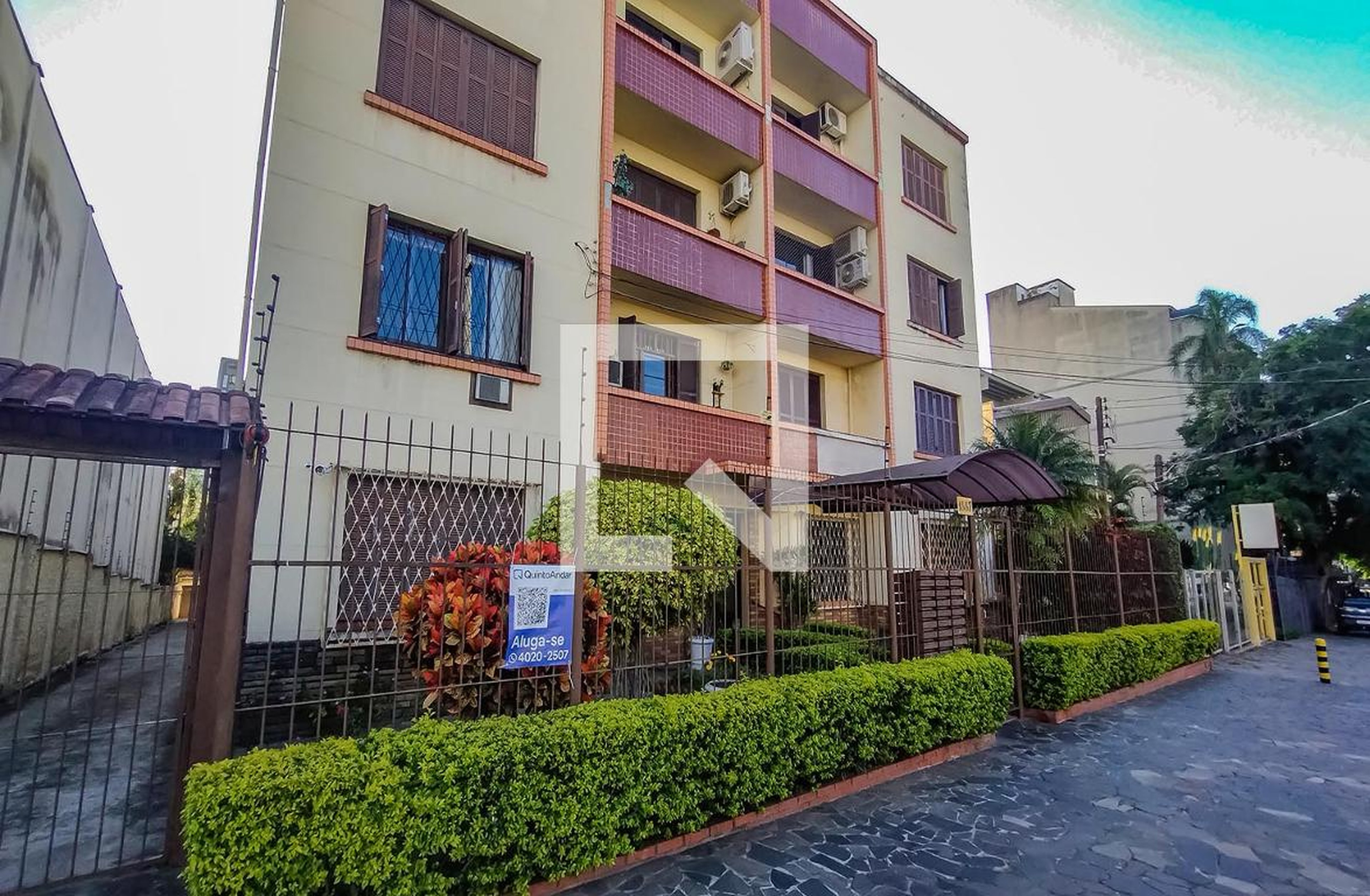 Fachada do Condomínio Condomínio em Avenida Coronel Lucas de Oliveira, 1903