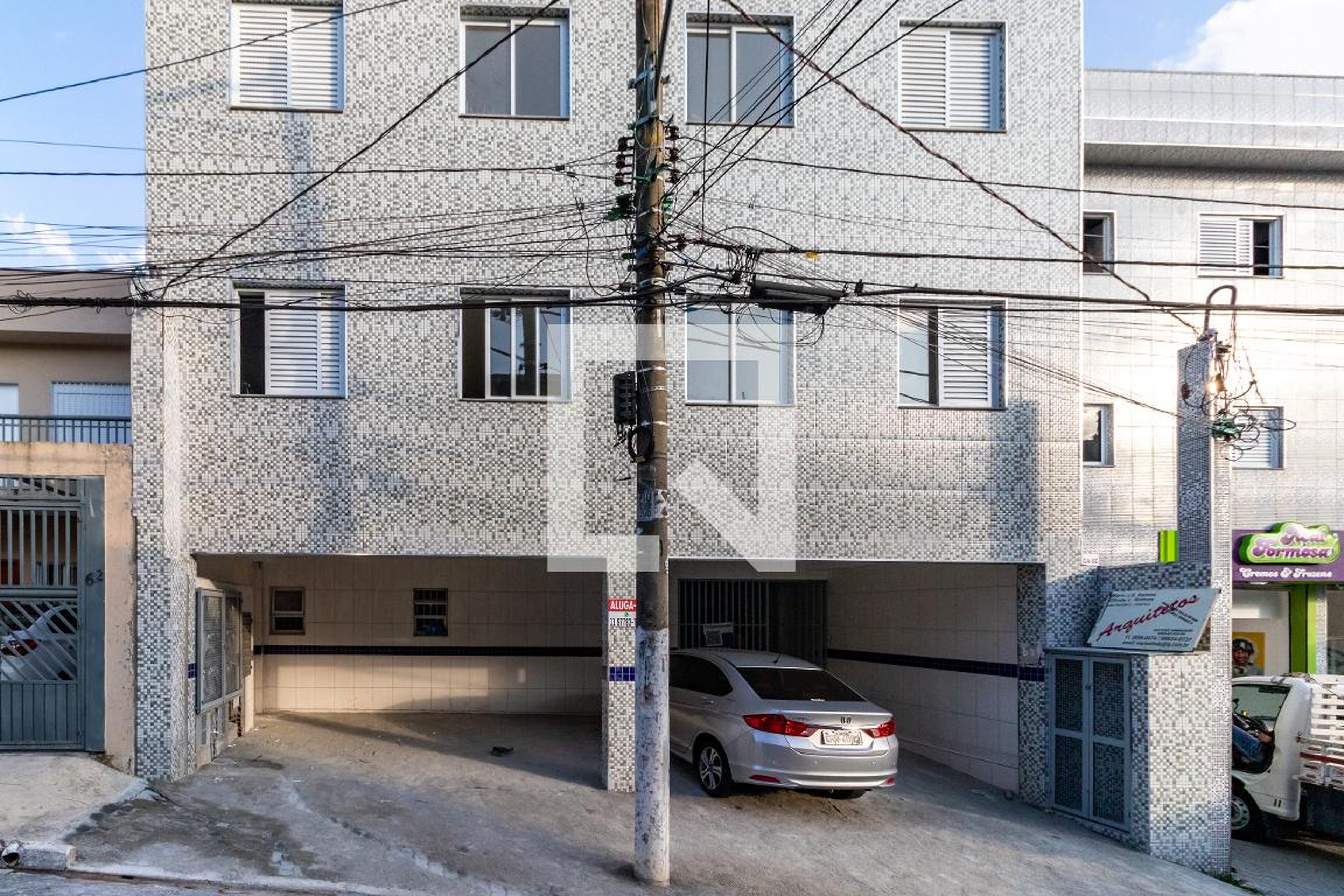 Fachada do Condomínio Condomínio em Rua Rafael Correia Sampaio, 54