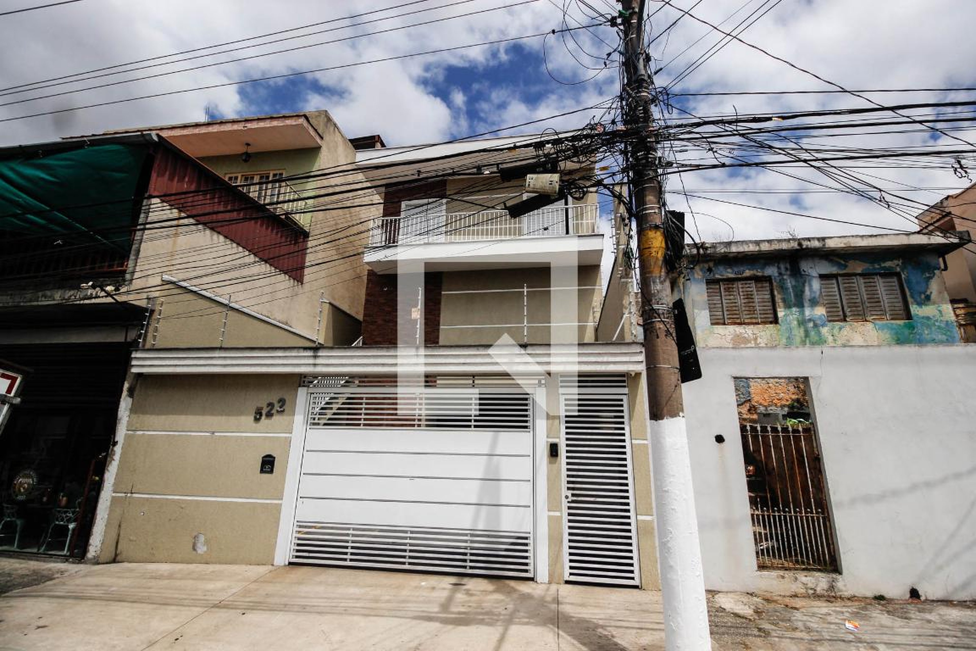 Fachada Condomínio em Rua Água Preta, 522