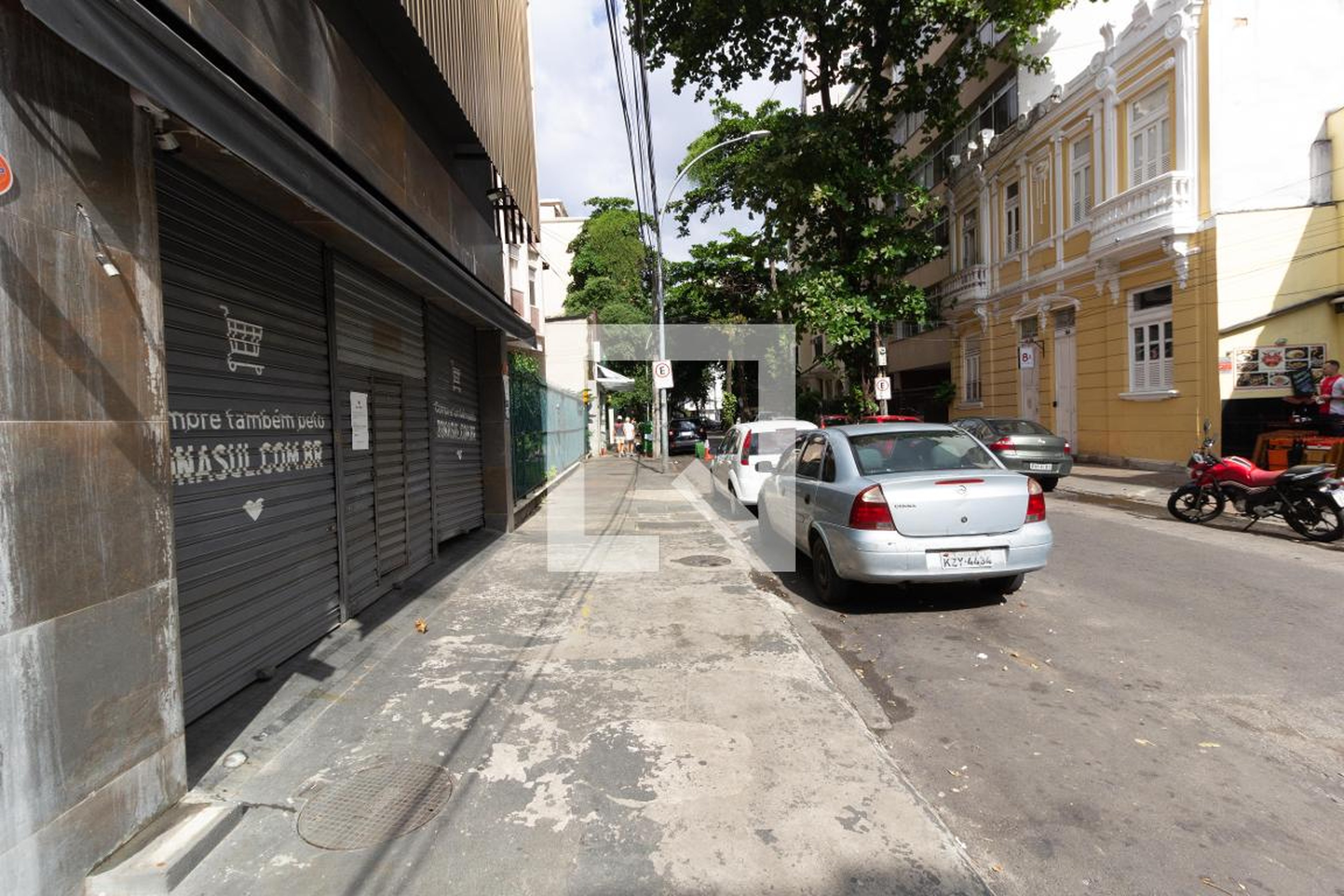 Fachada Condomínio em Praça São Salvador, 85