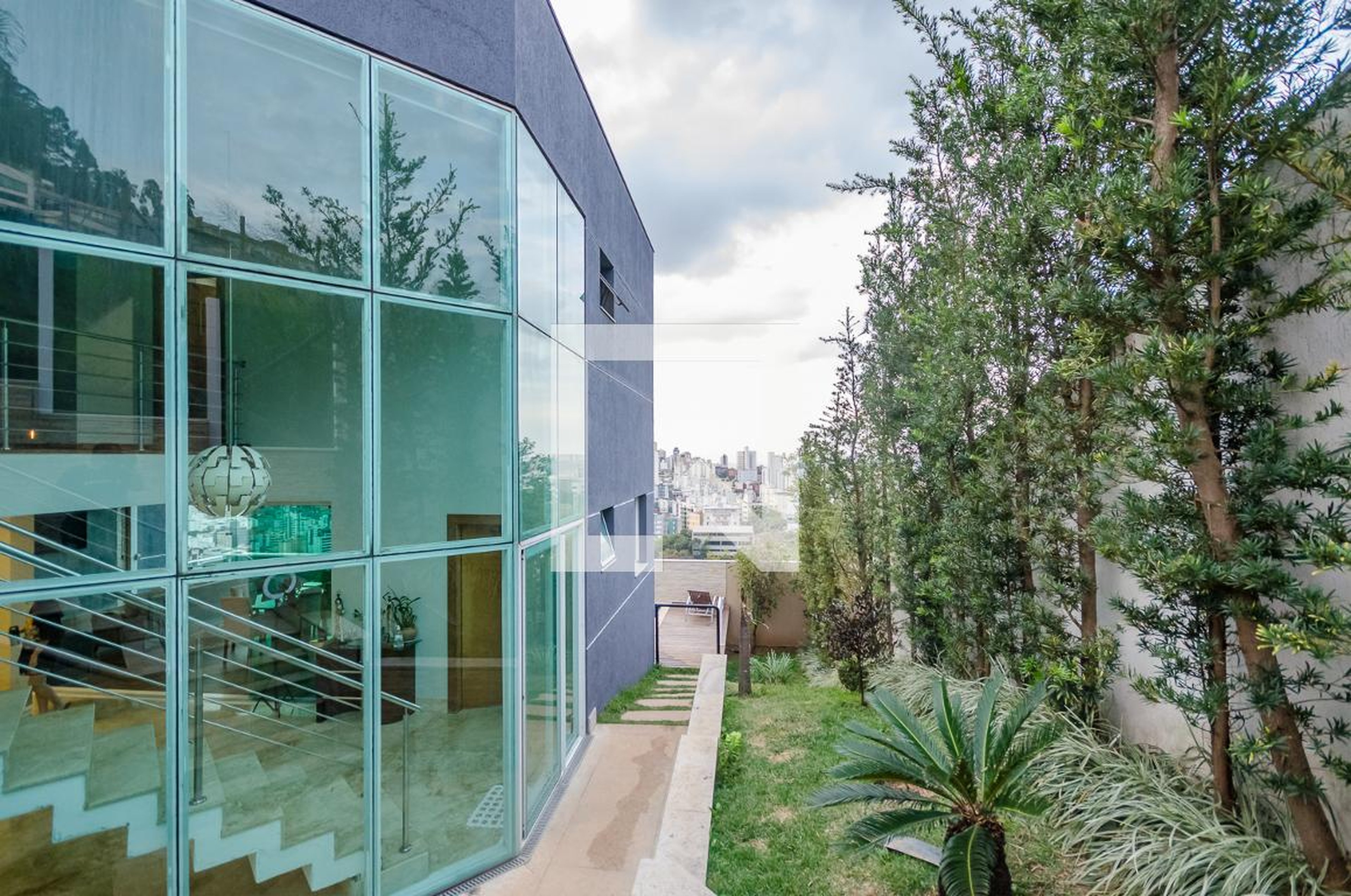 Entrada Condomínio em Rua Delano Brochado Adjunto, 111