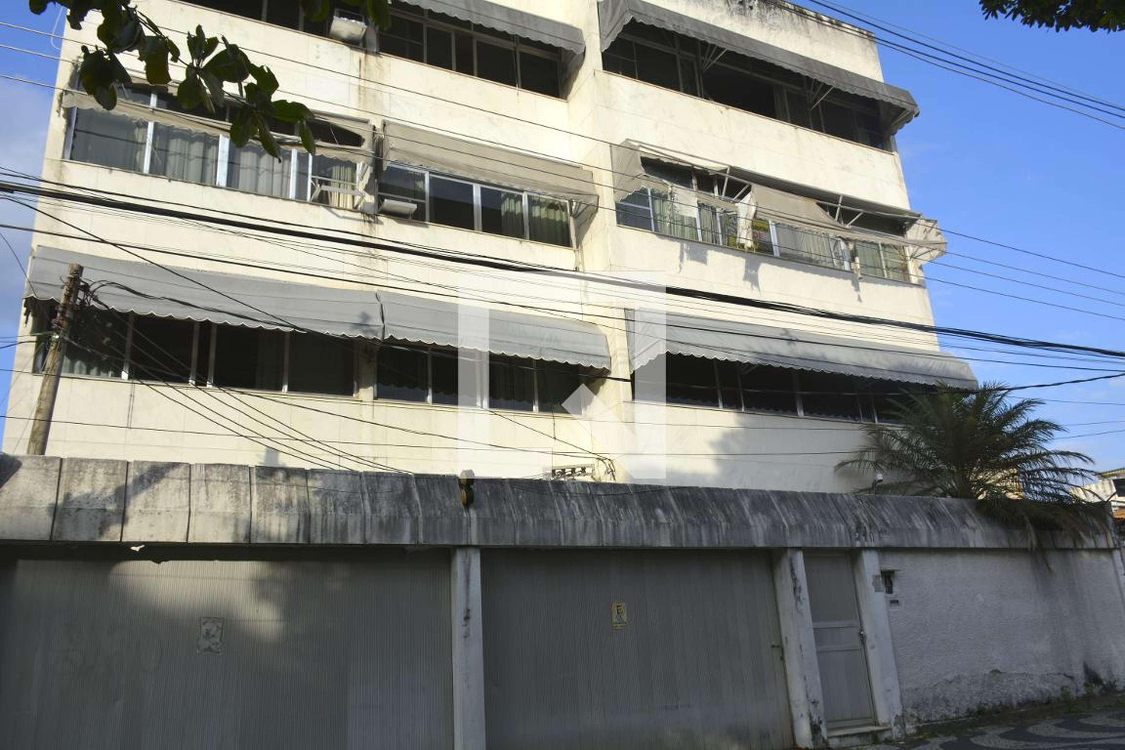 Fachada do Prédio Condomínio em Rua Ângelo Neves, 210