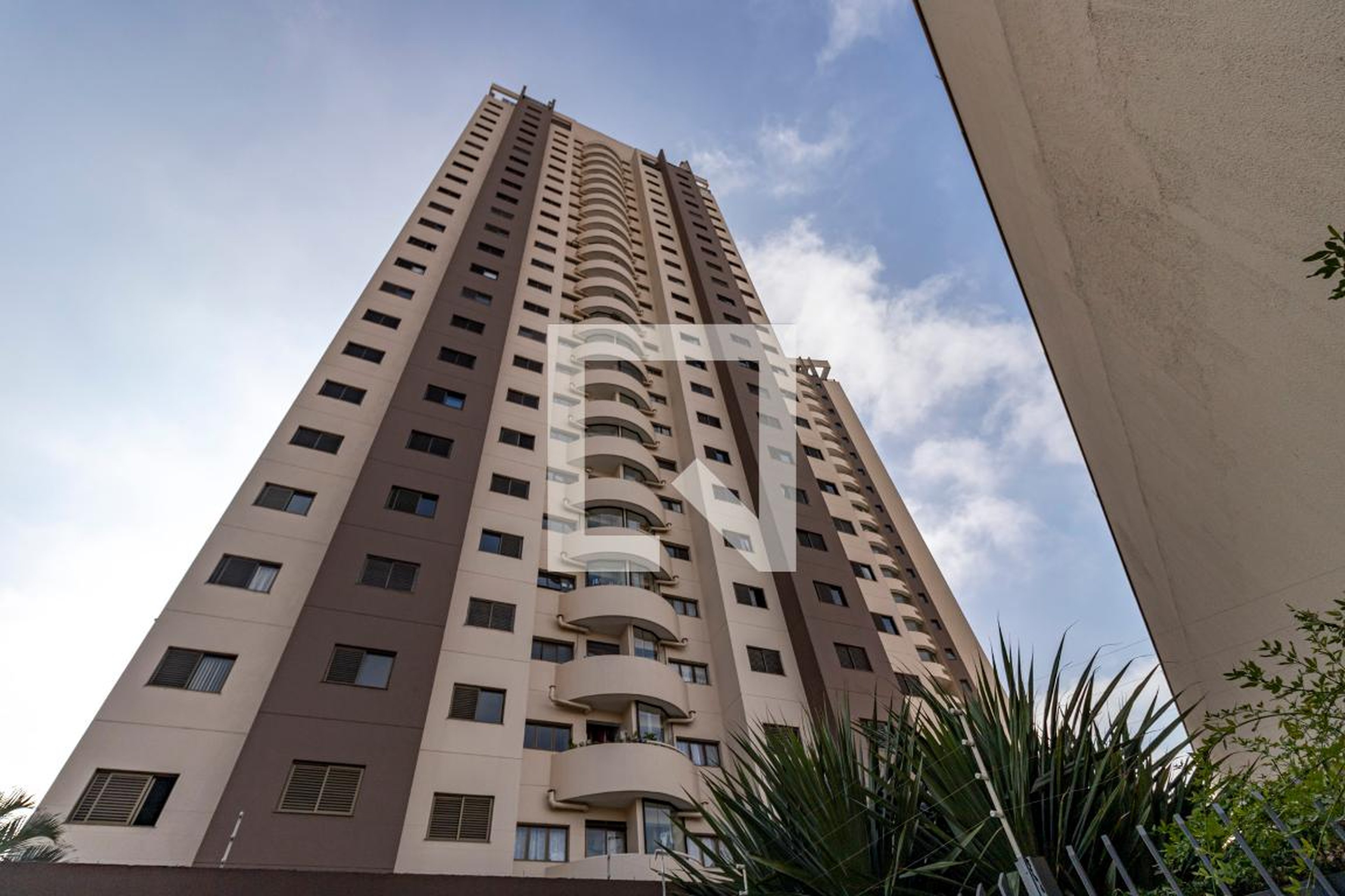 Fachada do Condomínio Condomínio New Century Quality