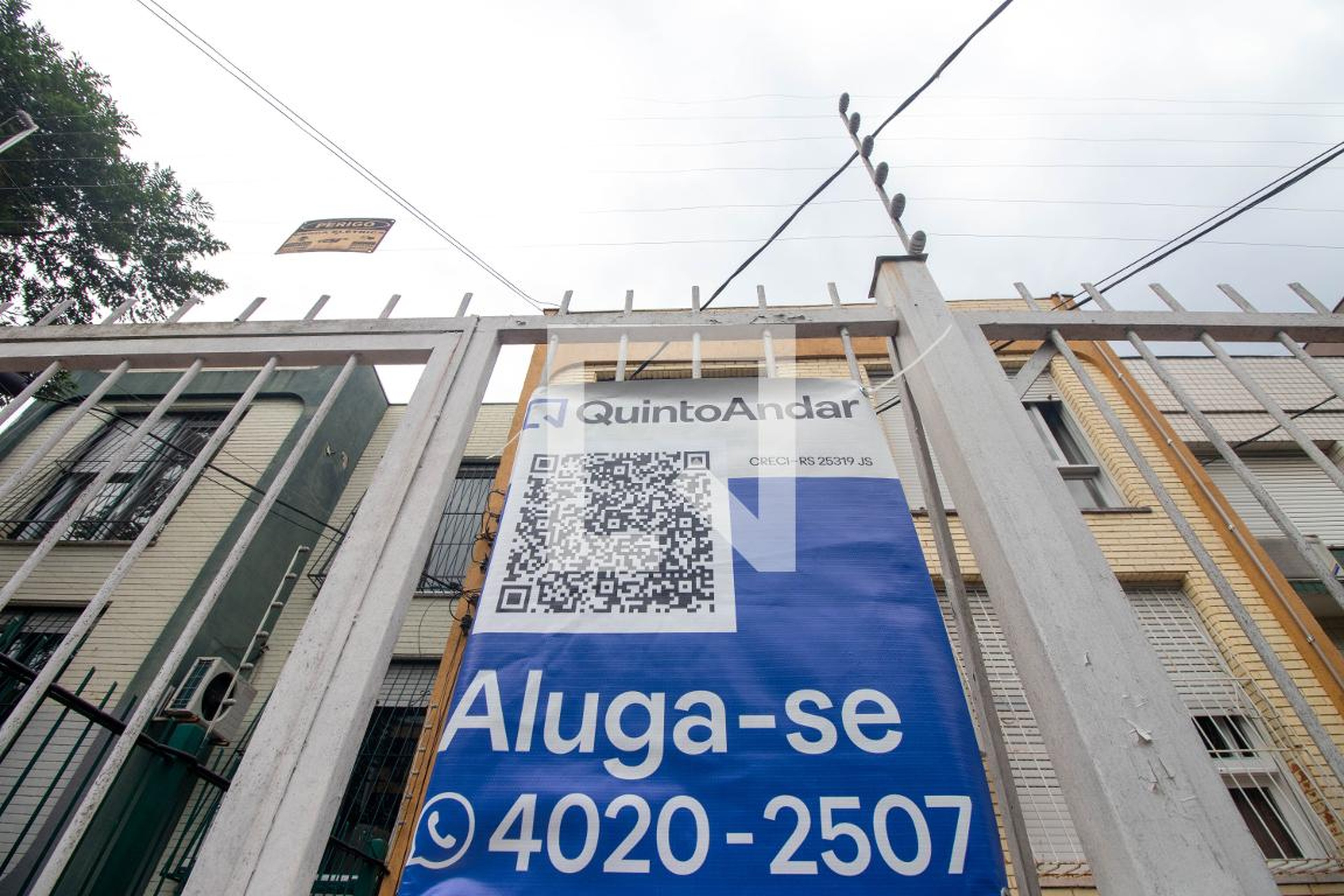 Fachada Condomínio em Avenida Coronel Lucas de Oliveira, 2309