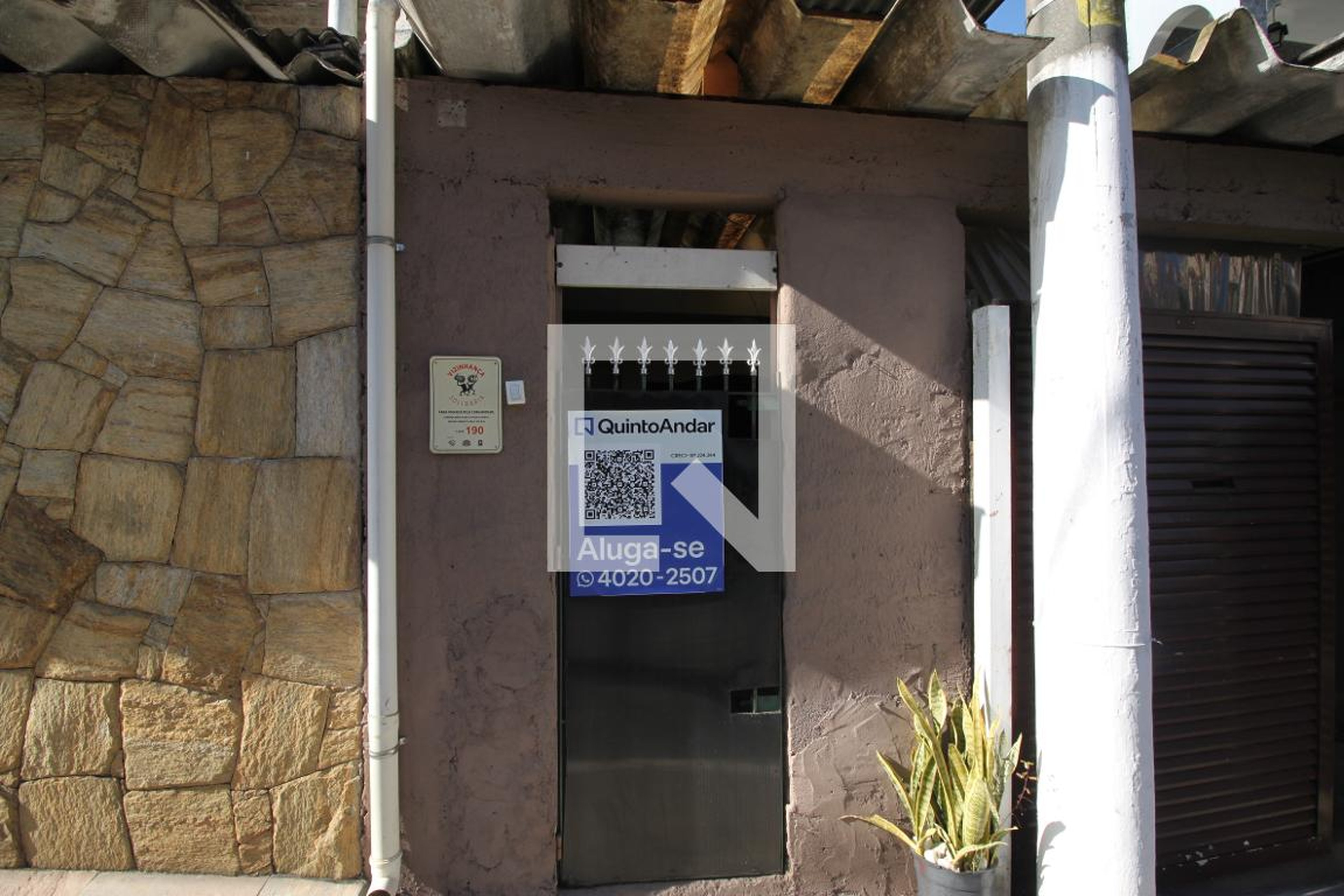 Fachada Condomínio em Rua Doutor Ênio Monte Alegre, 137