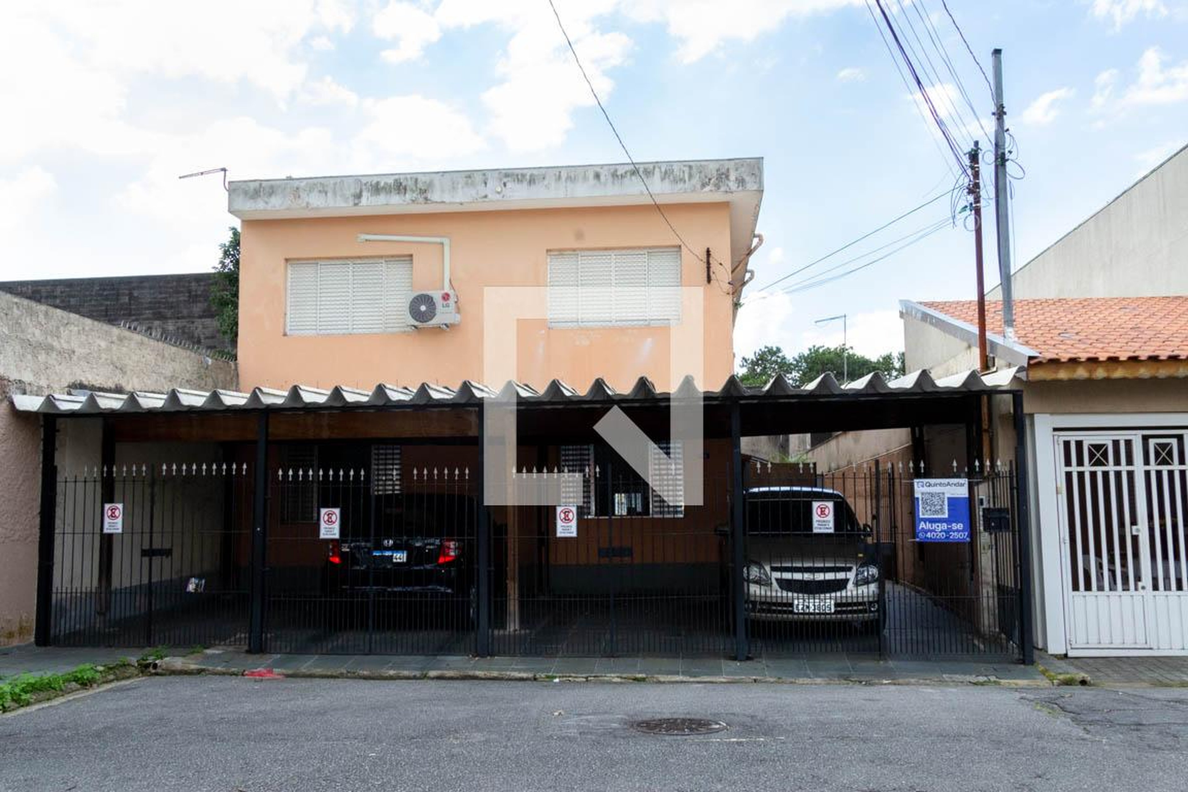 Fachada Condomínio em Rua Gino Amadei, 116