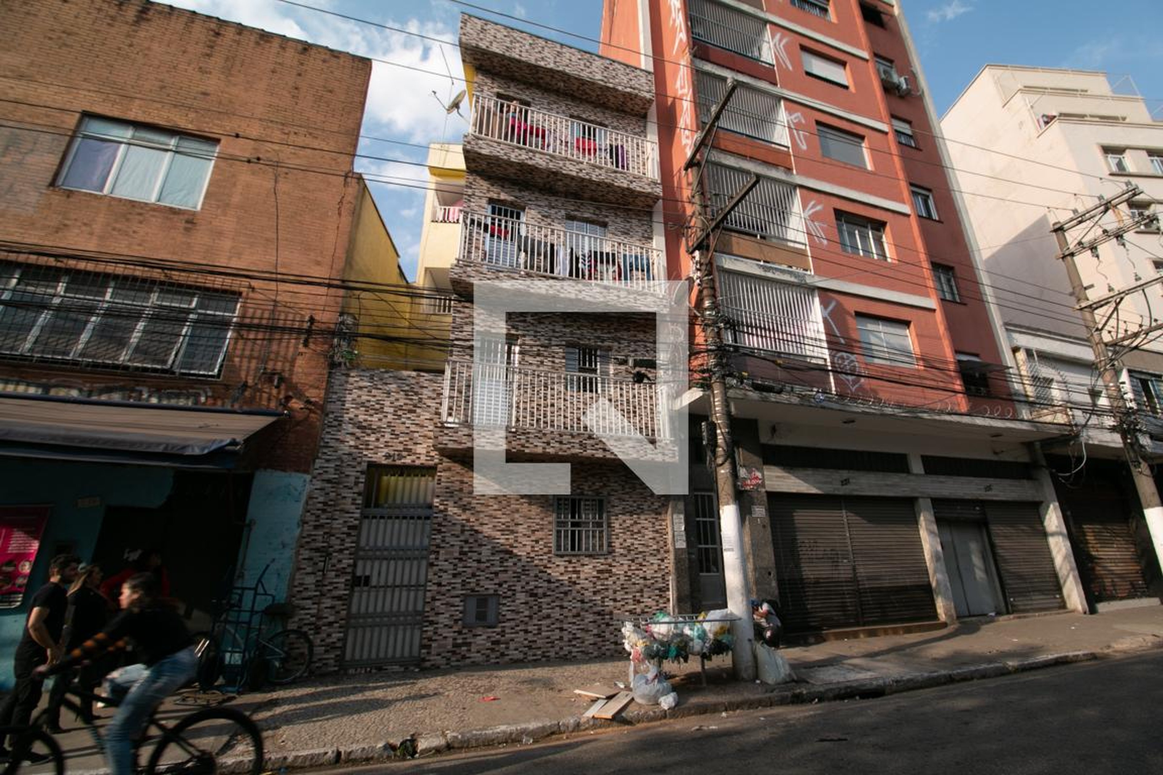 Fachada Condomínio em Rua Hipódromo, 1035