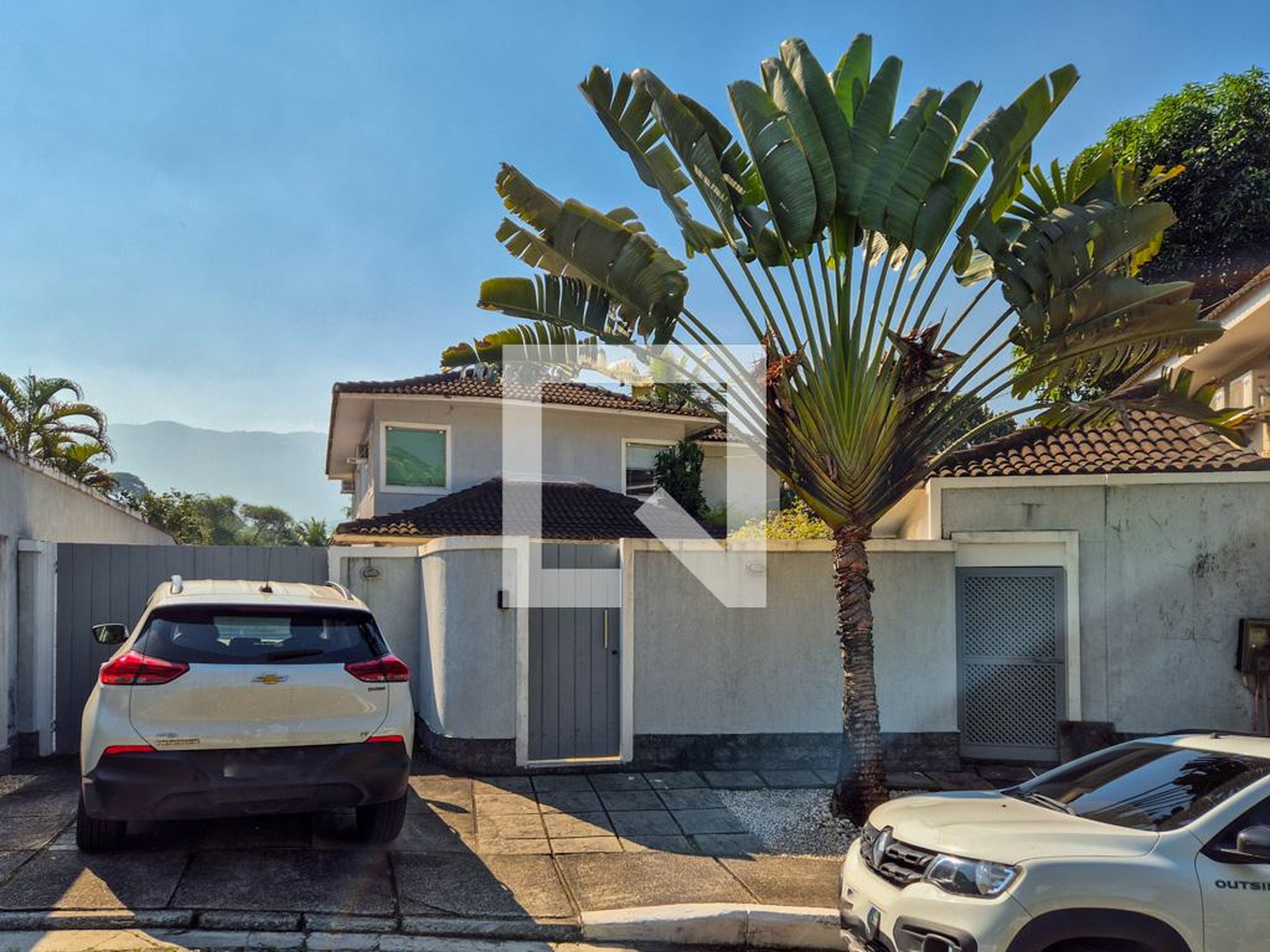 Fachada Condomínio em Estrada da Cachoeira, 1