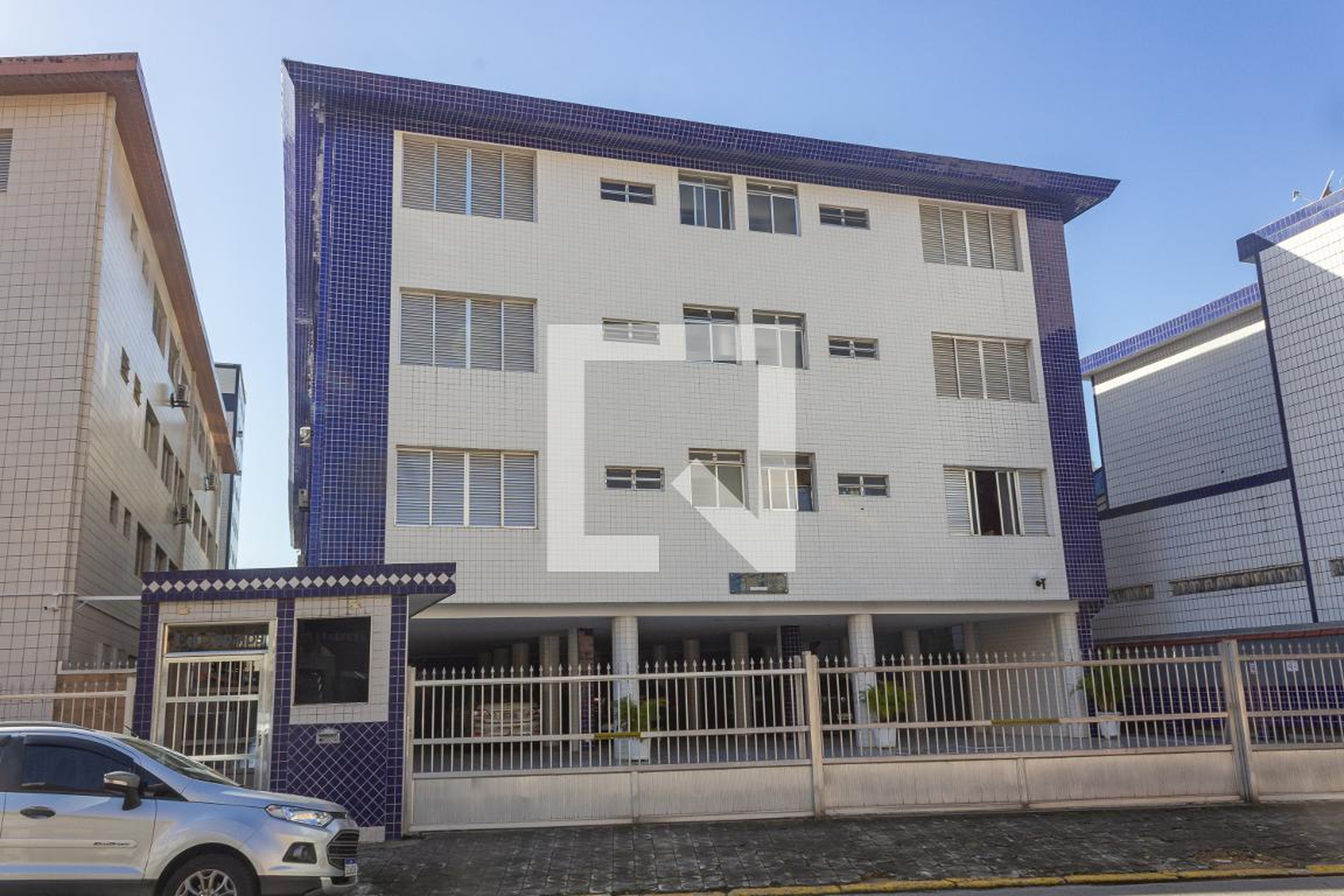 Fachada Condomínio em Rua Jaú, 914