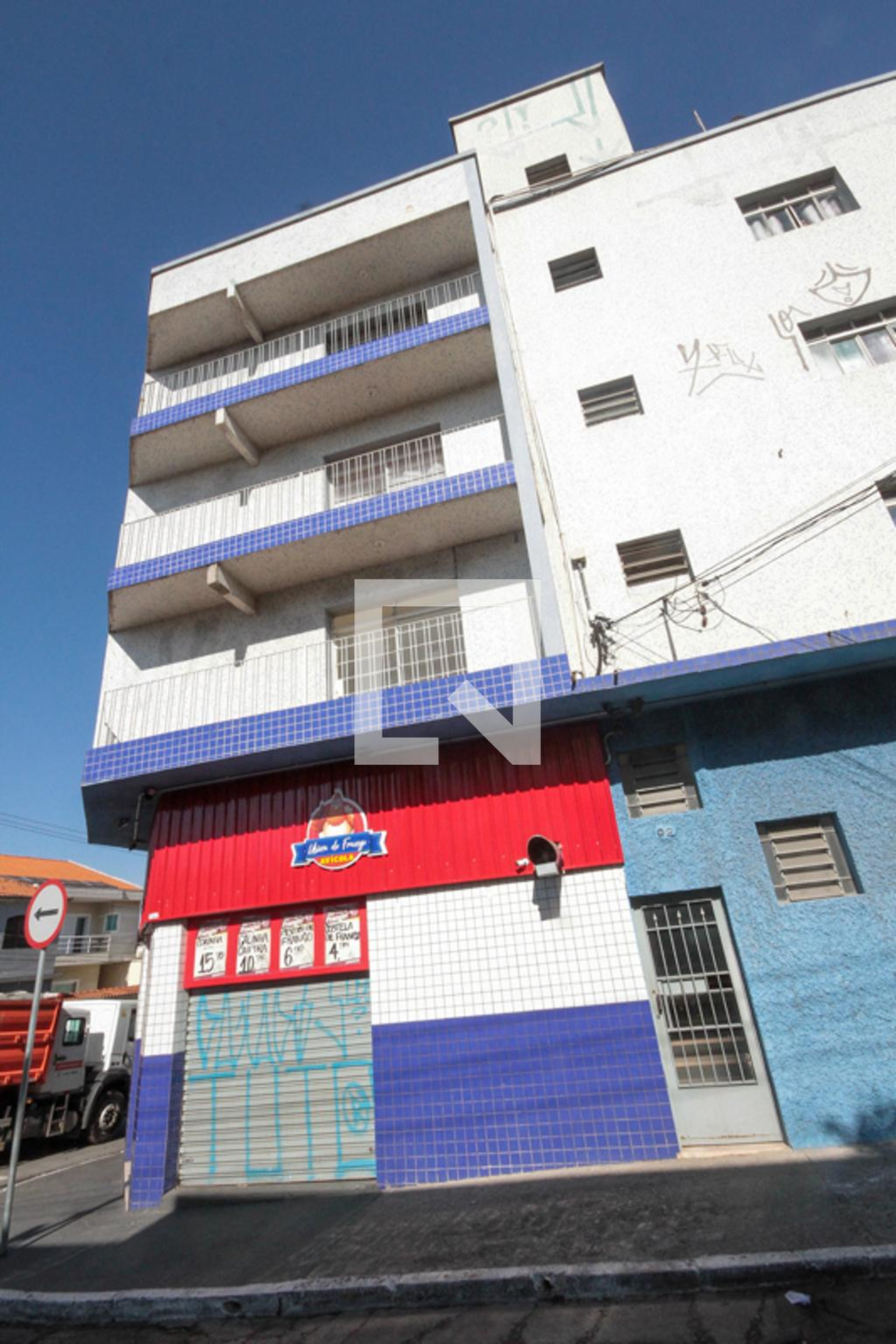 Fachada Condomínio em Rua Viana do Castelo, 92