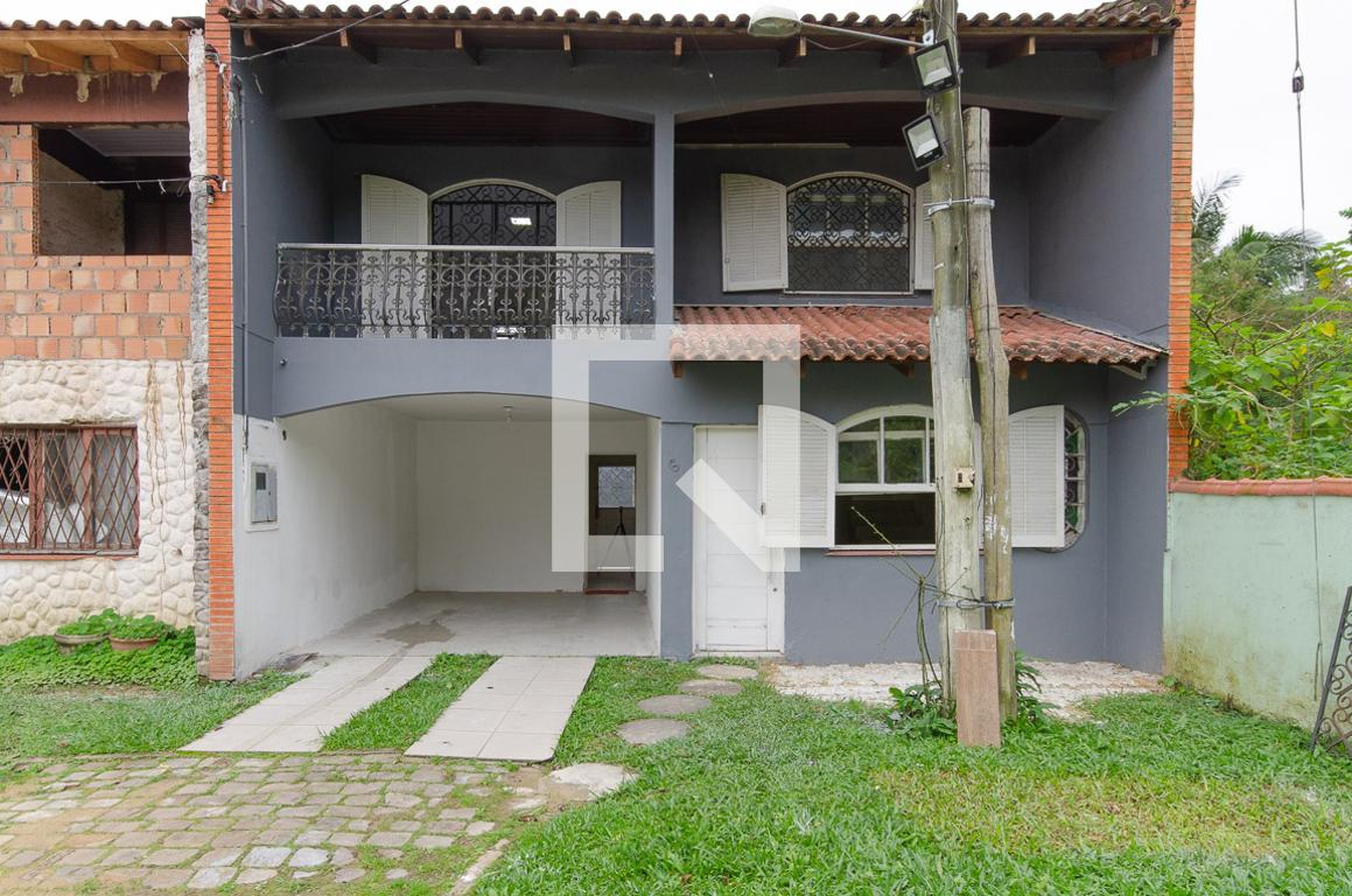 Fachada do Prédio Condomínio em Avenida da Cavalhada, 6445