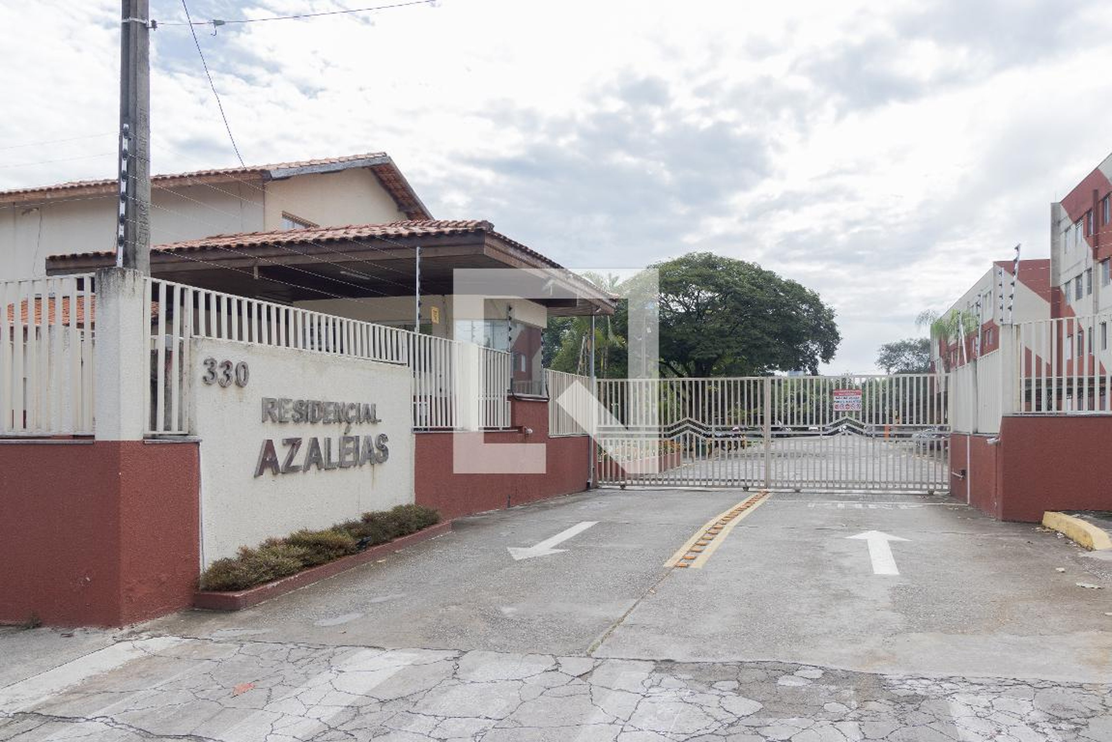 Fachada do Condomínio Condomínio Azaléias