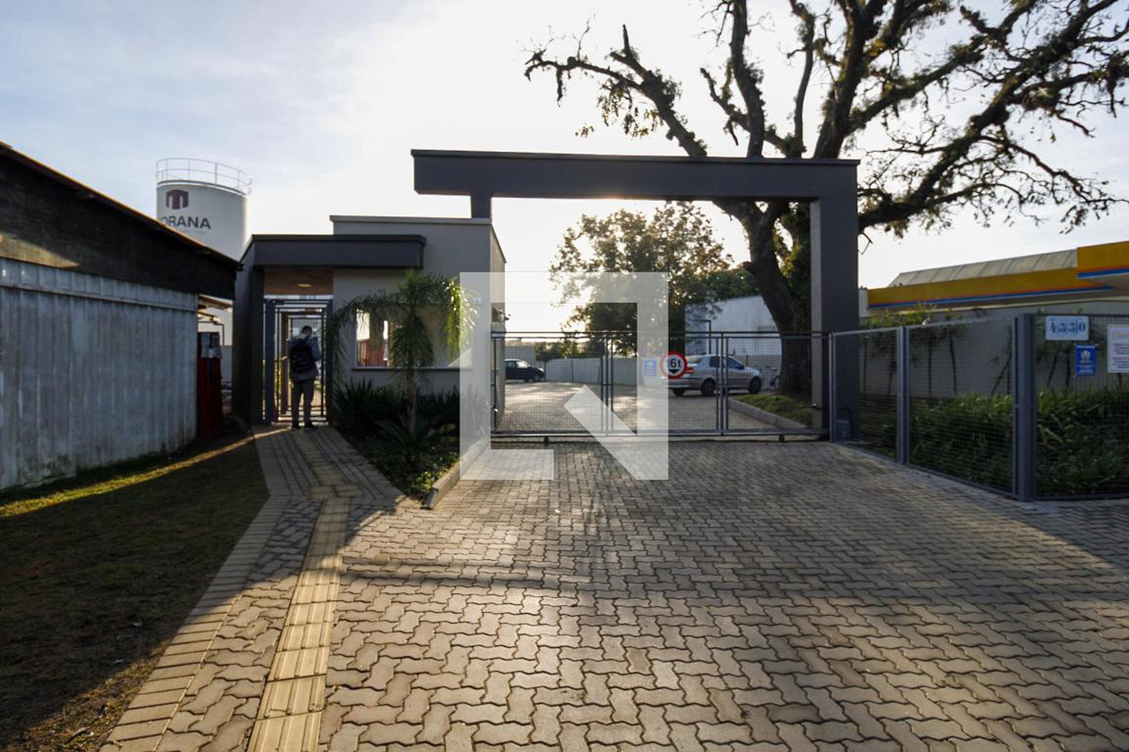 Fachada do Condomínio Condomínio em Avenida Santos Ferreira, 108