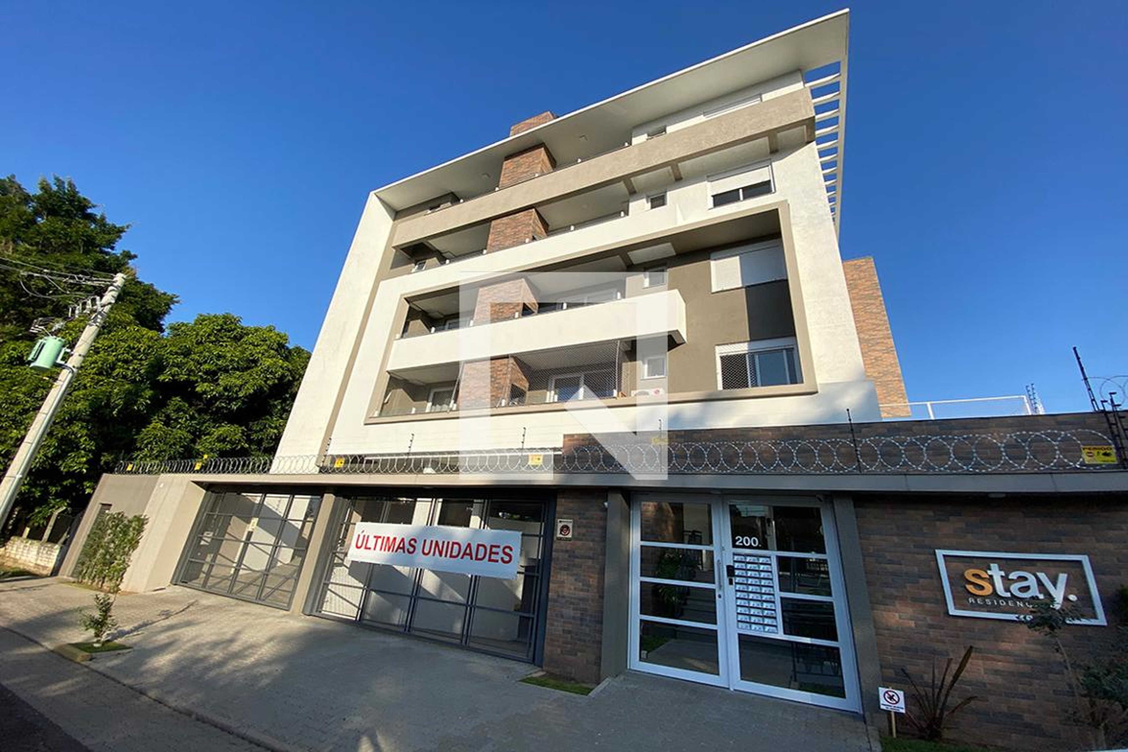 Fachada do Condomínio Condomínio em Rua Carlos Brenner Sobrinho, 104