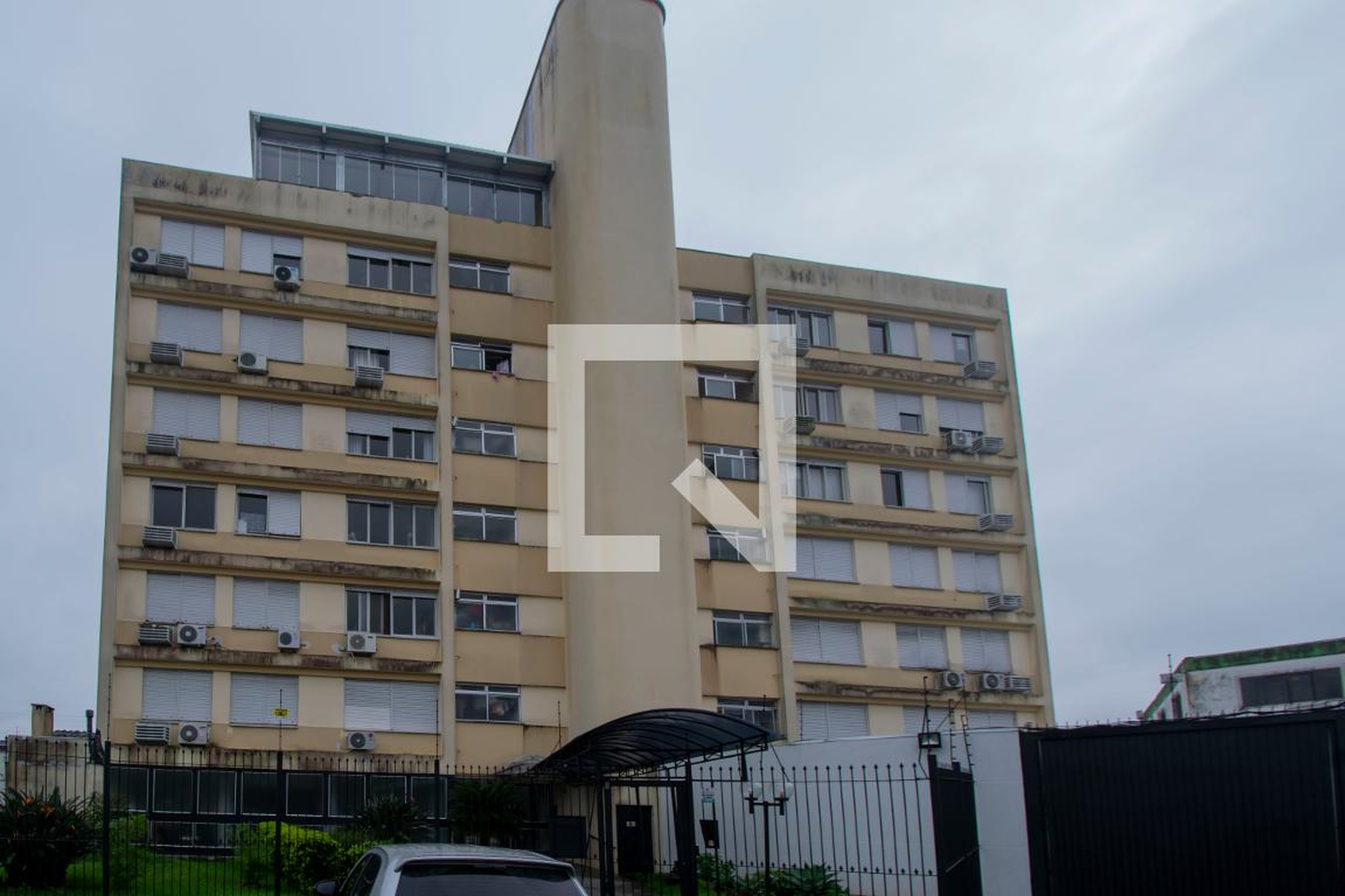 Fachada Condomínio em Rua Conde D'Eu, 8