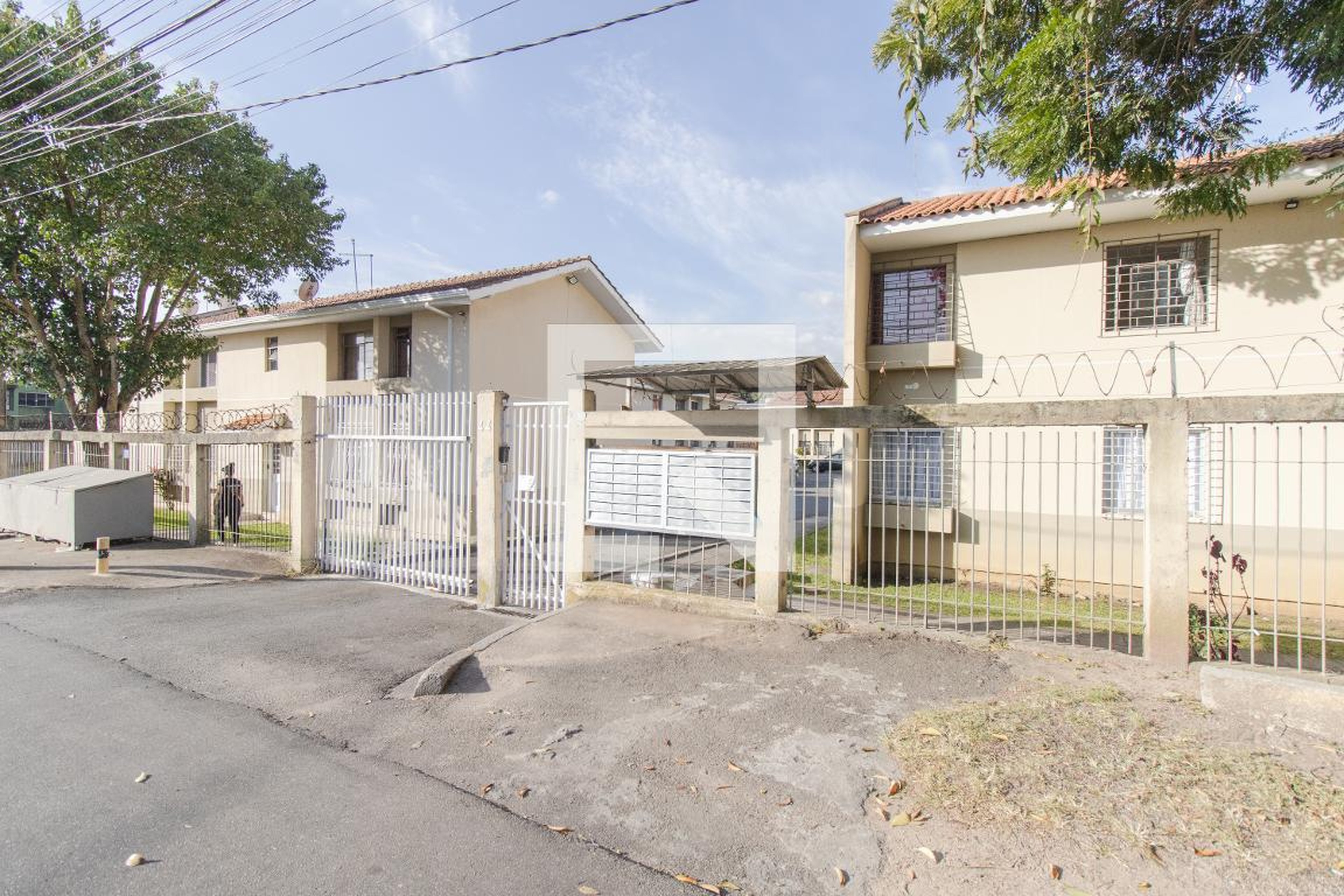 Fachada do Condomínio Condomínio em Rua Izac Moyses Kviatek, 44