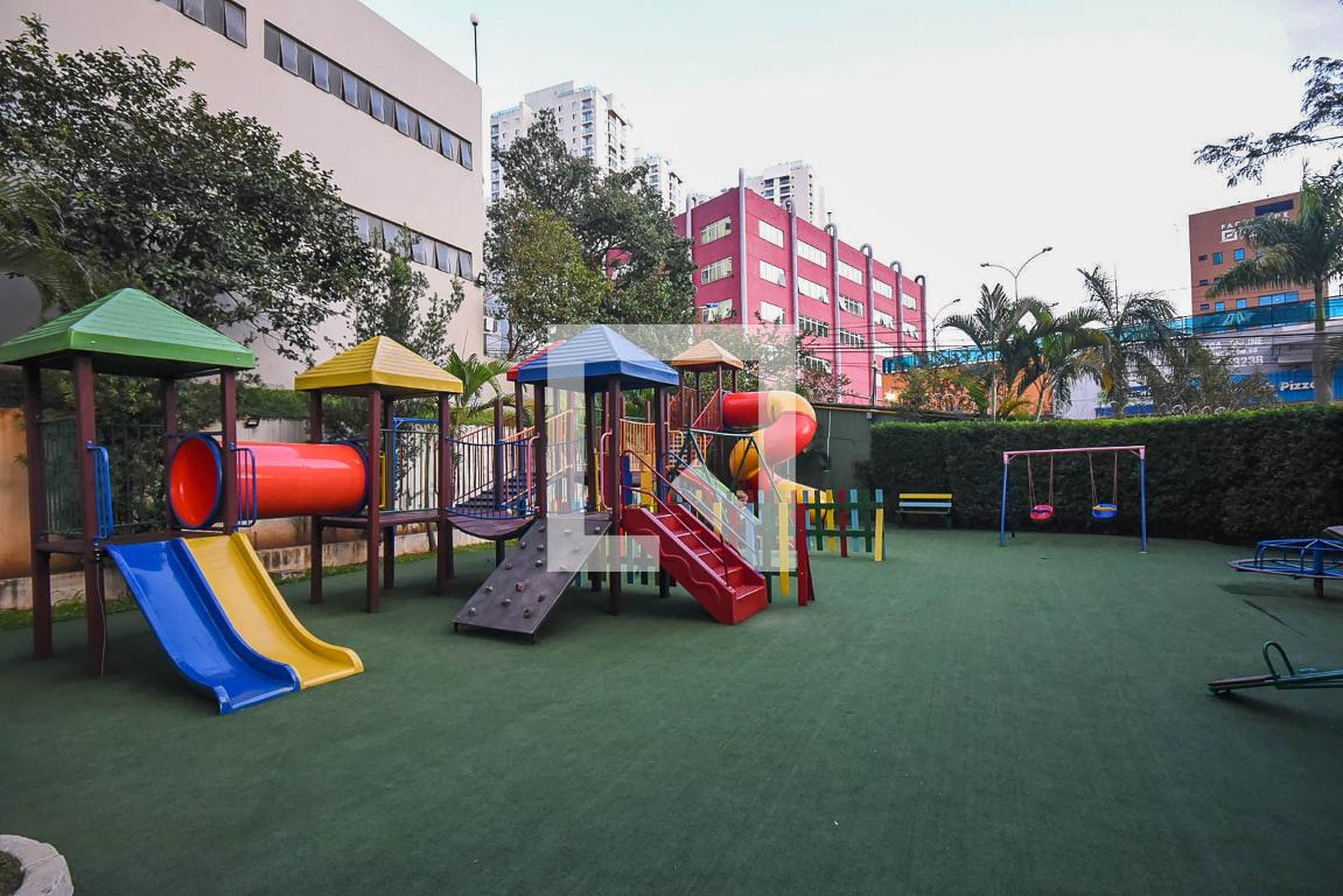 Playground - Pitangueira 1