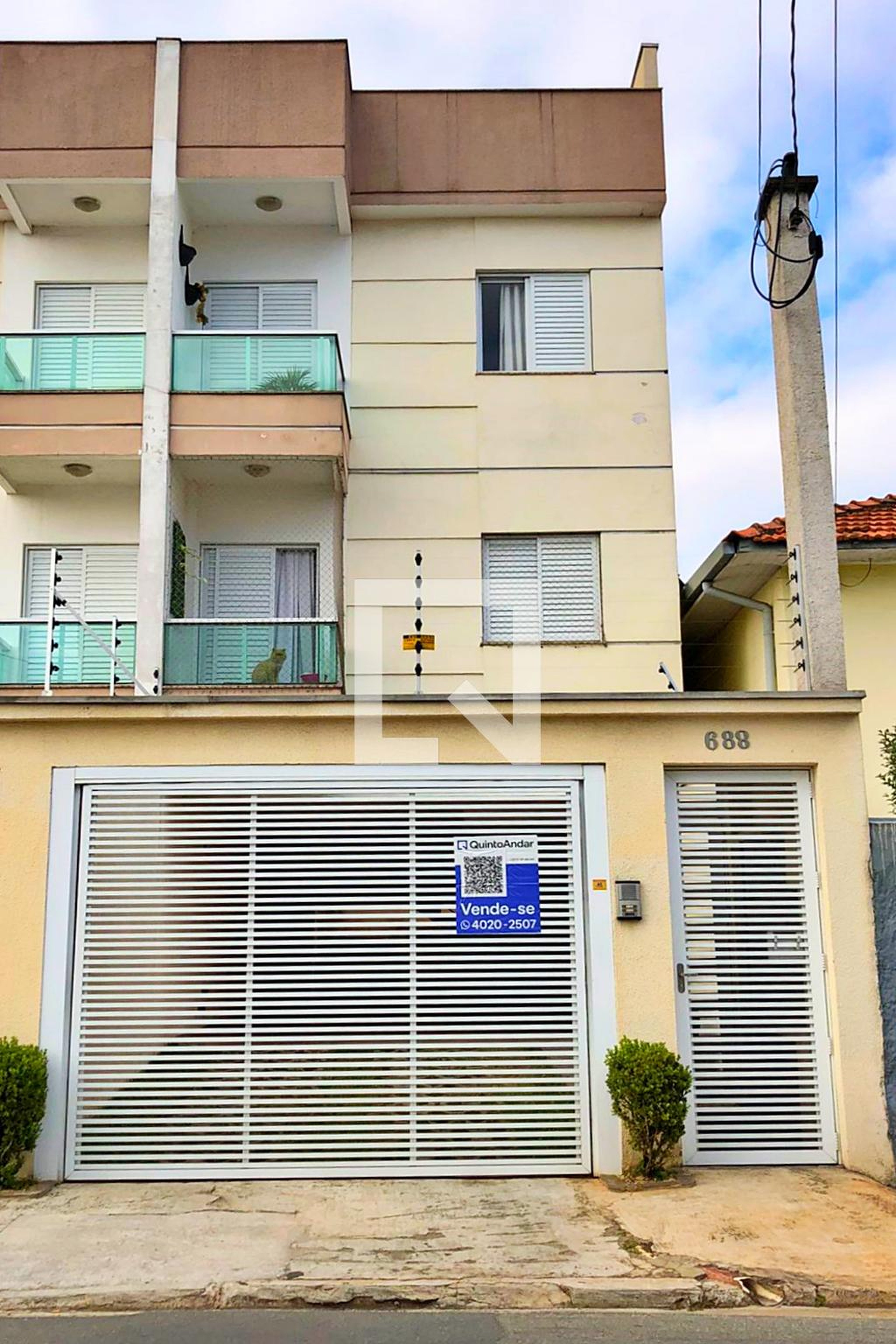 Fachada Condomínio em Rua Estônia, 688