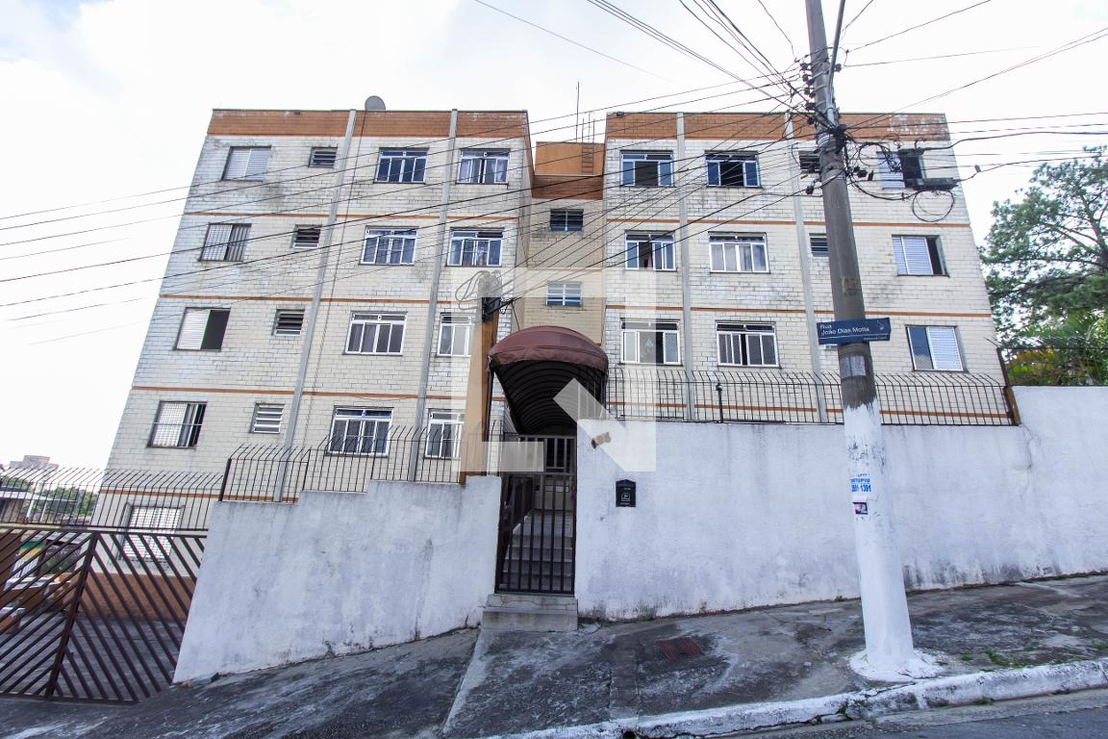 Fachada Condomínio em Rua João Dias da Motta, 123