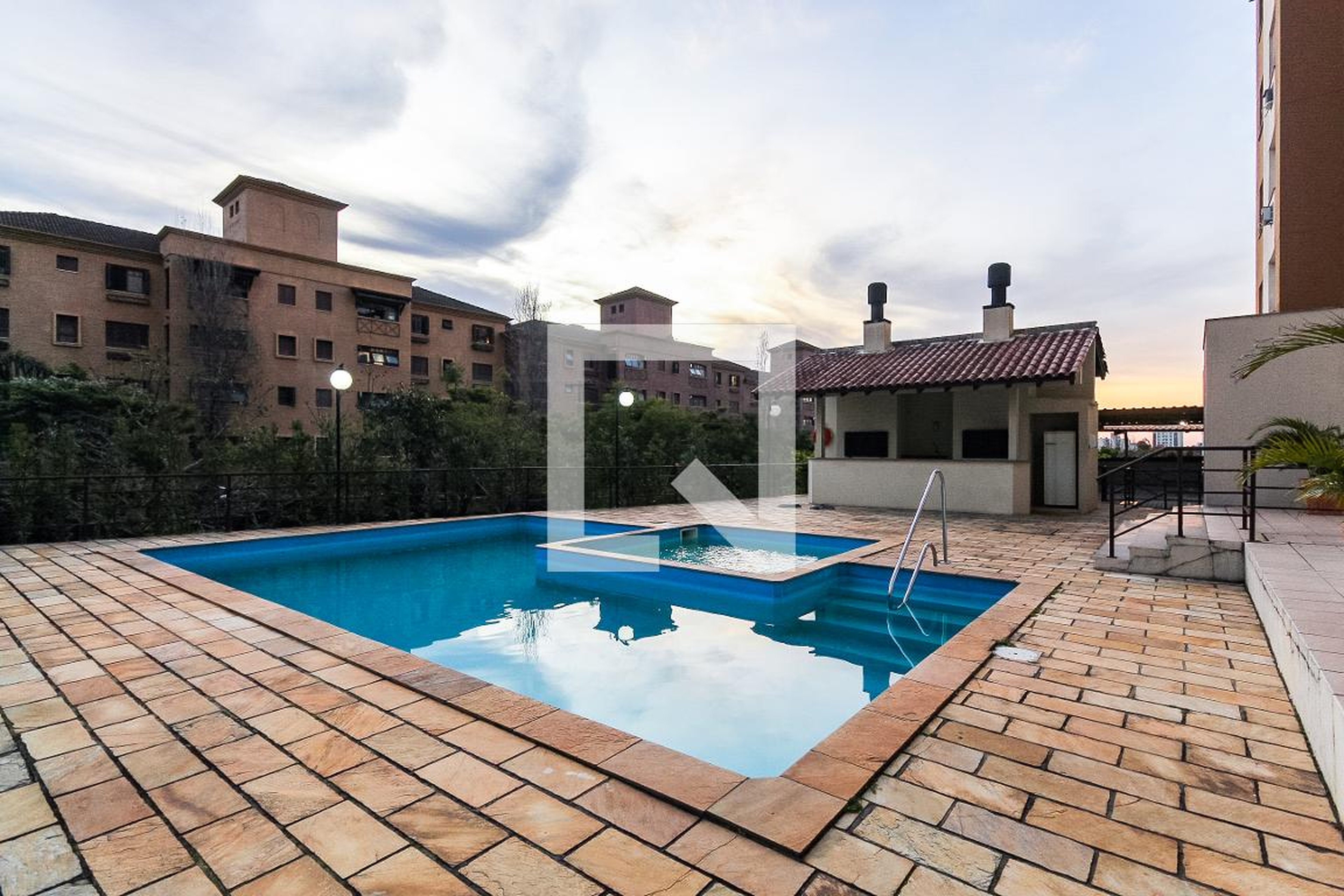 Piscina - Solar Sevilha