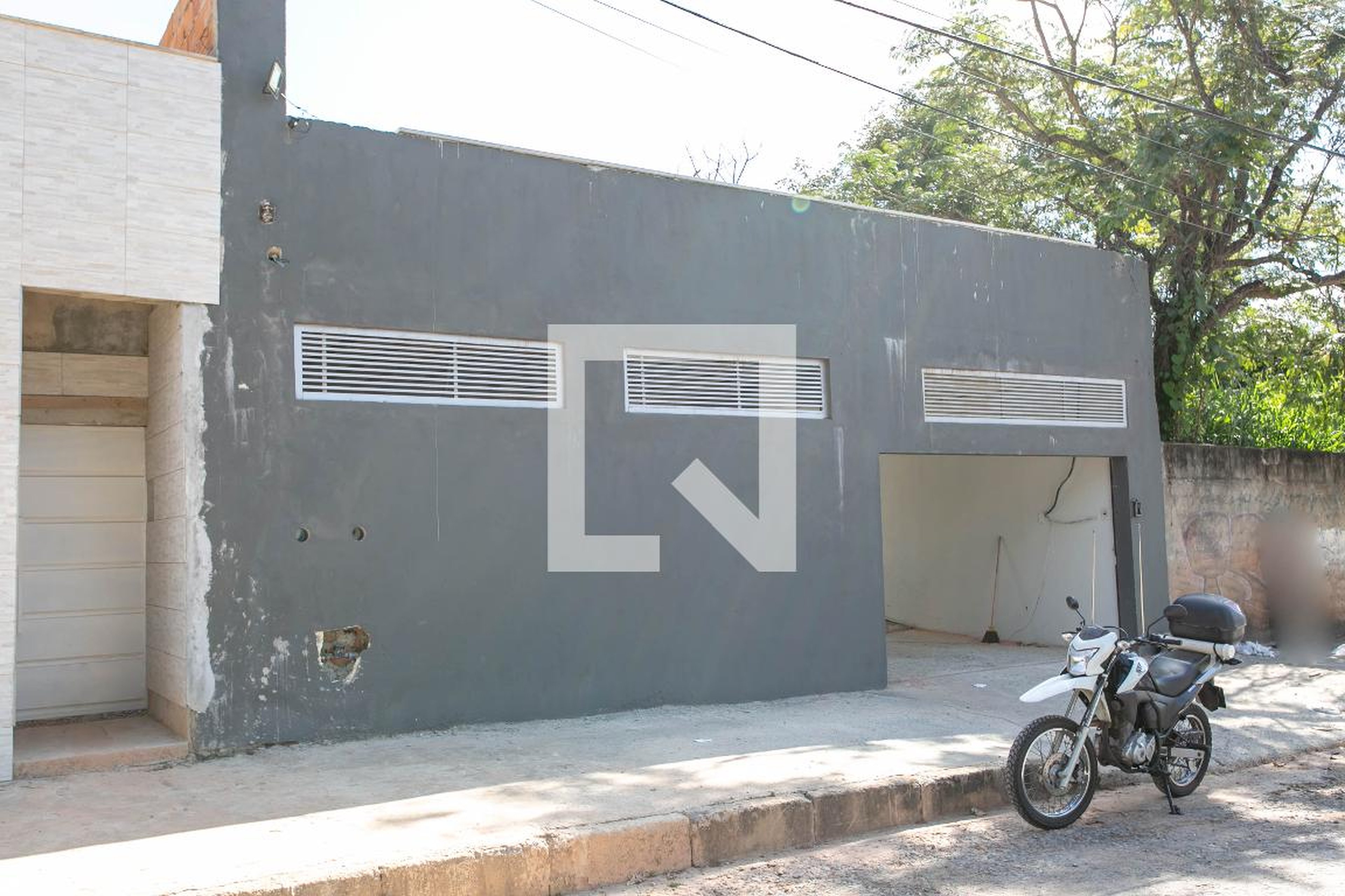 Fachada Condomínio em Rua Professor Rivadávia Gusmão, 635