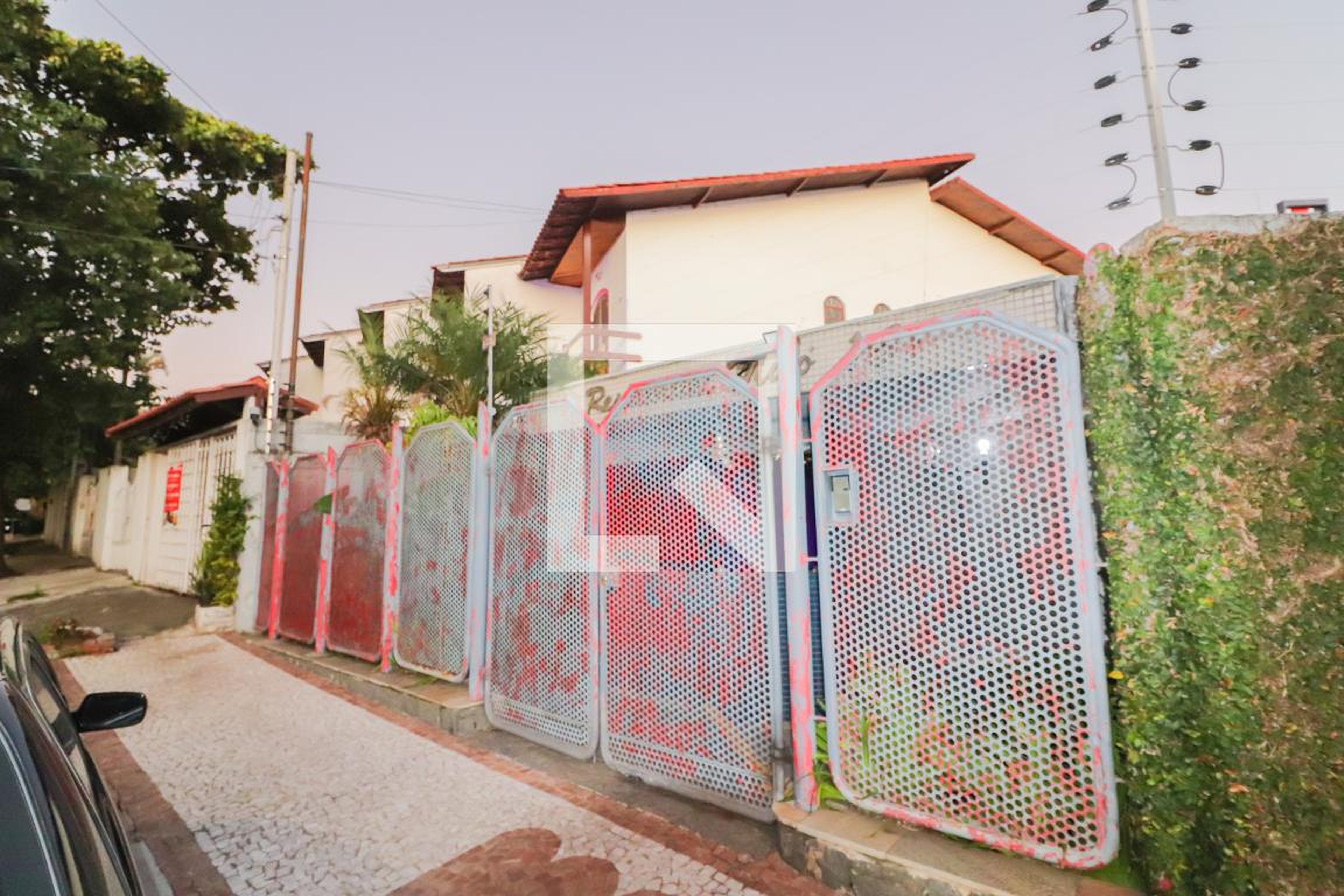 Fachada do Condomínio Residencial Miro