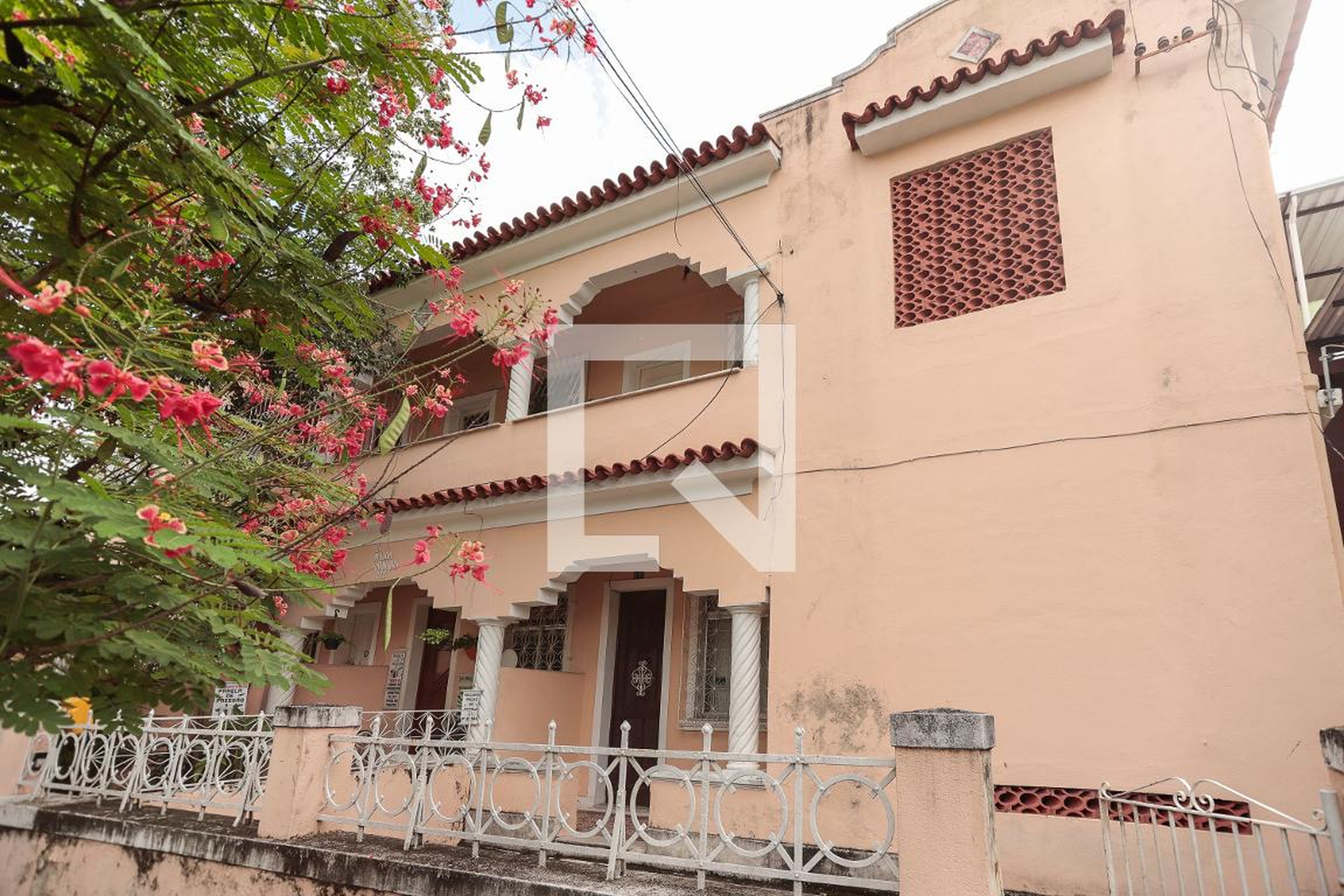 Fachada Condomínio em Rua Pedro Domingues, 118