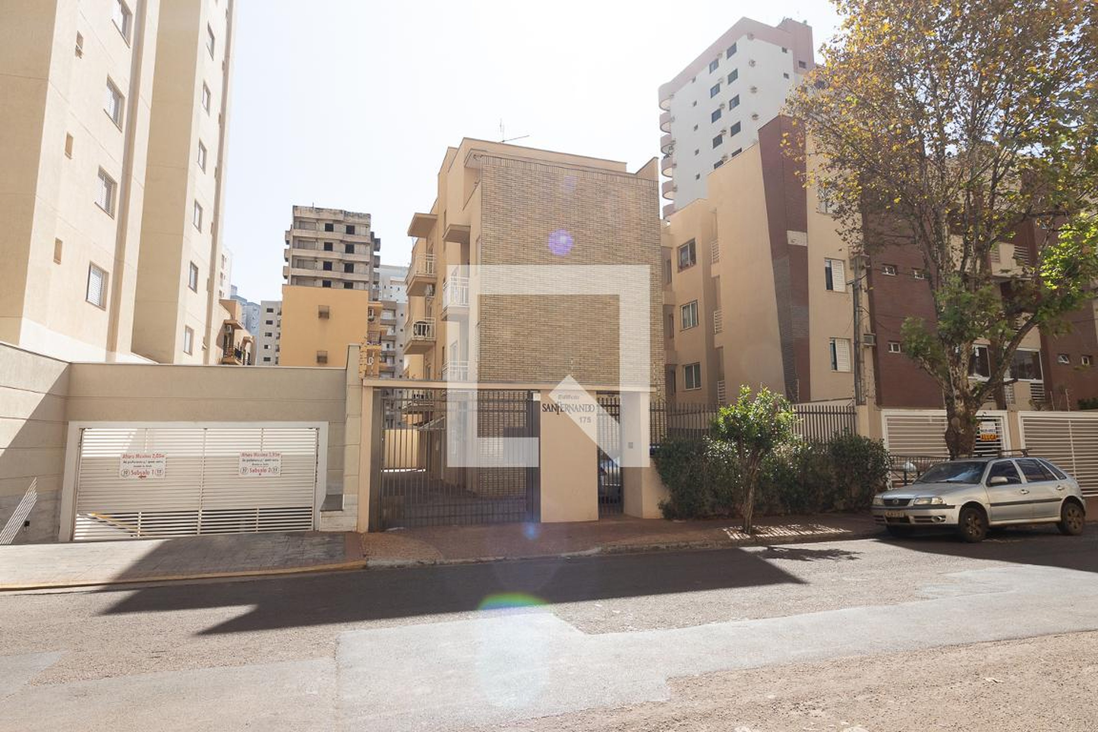 Fachada Condomínio em Rua Arnaud Capuzzo, 175