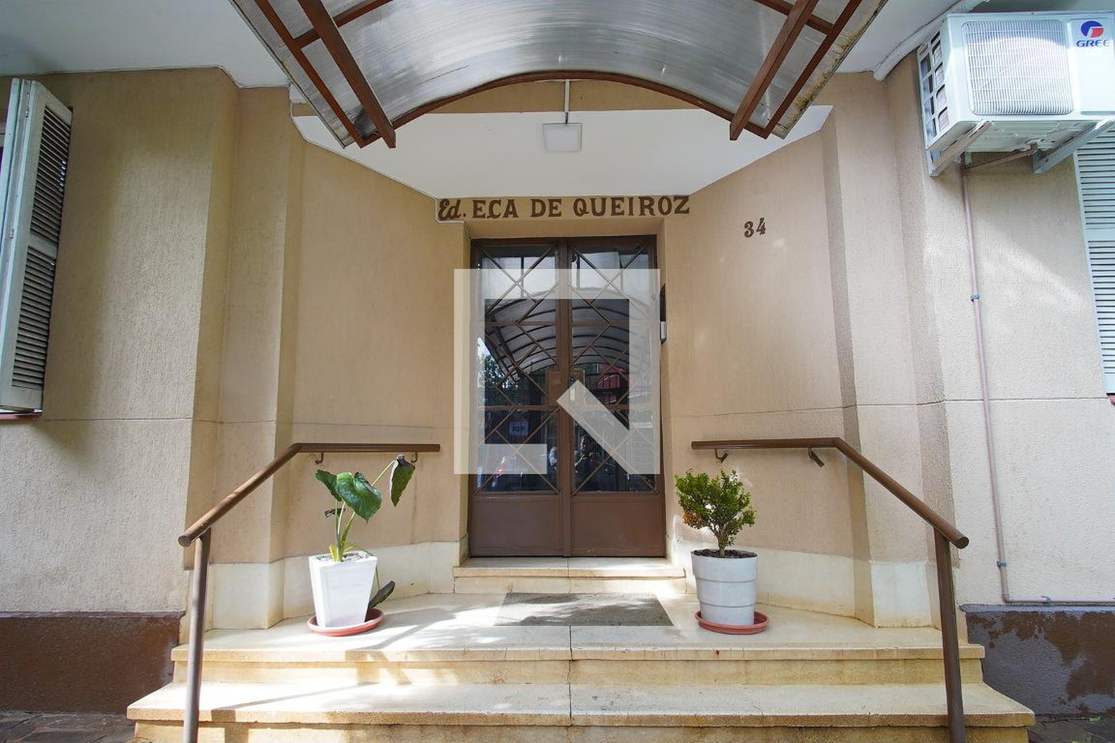 Entrada do prédio - null