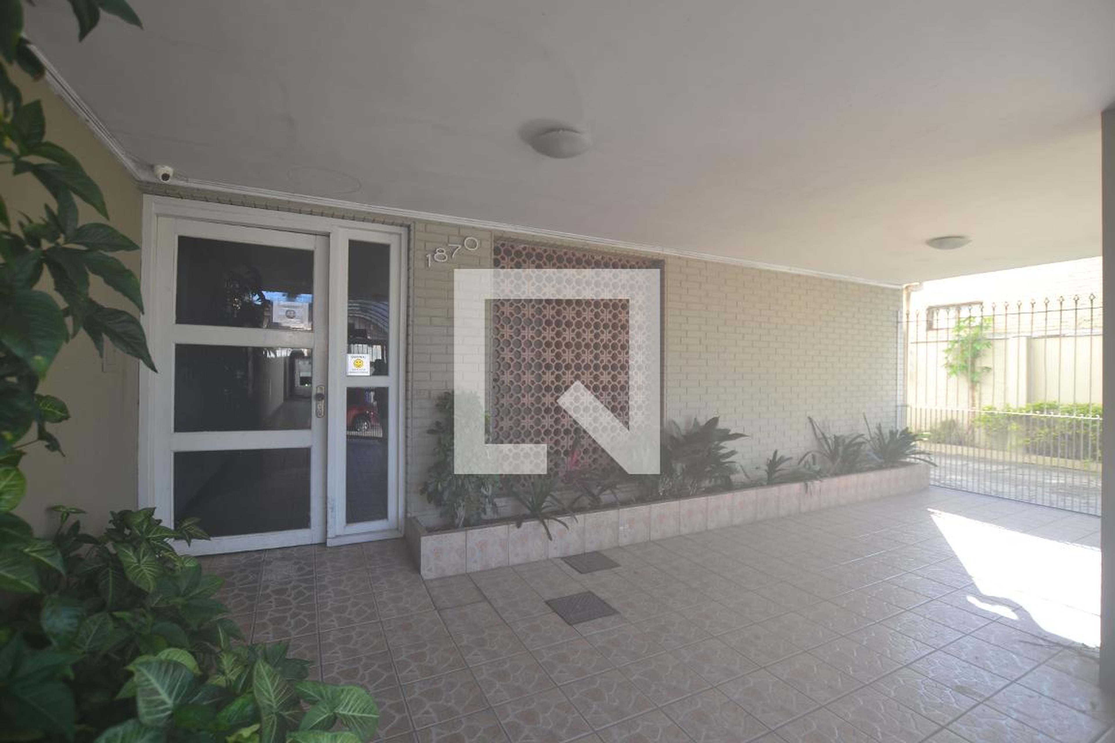 Entrada do Prédio - Parque Residencial Cannes