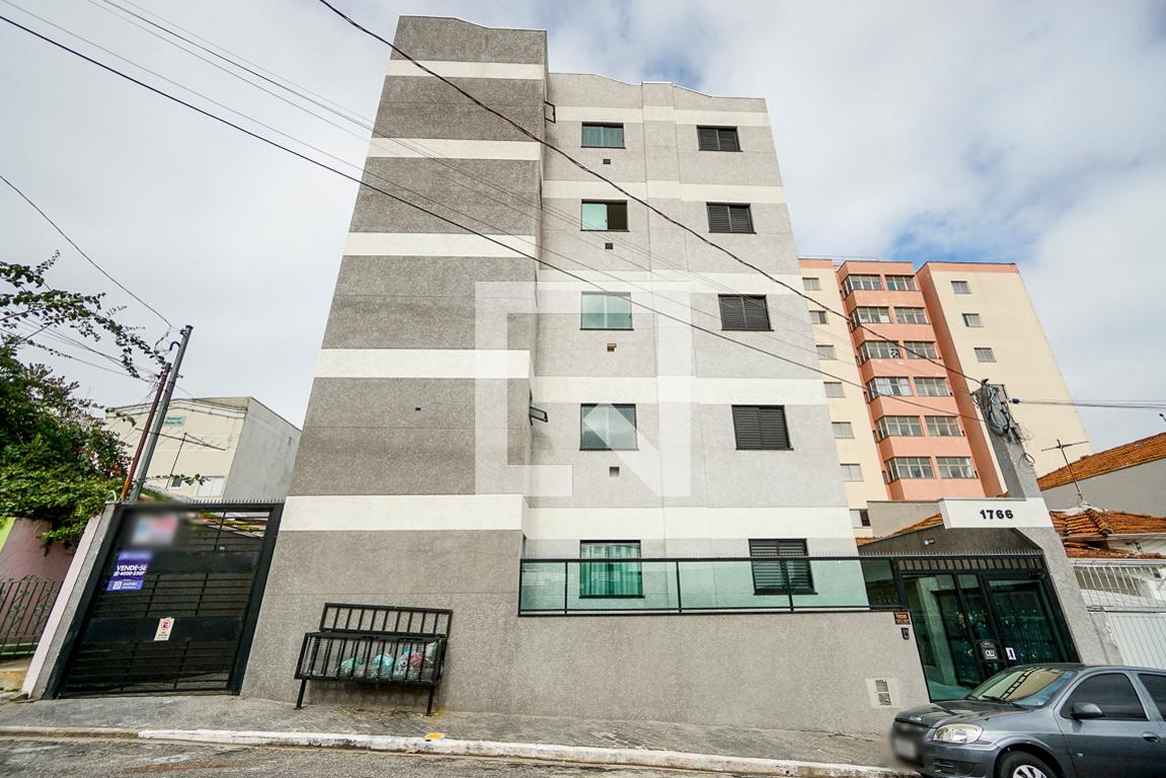 Fachada Condomínio em Rua Renato Rinaldi, 1756