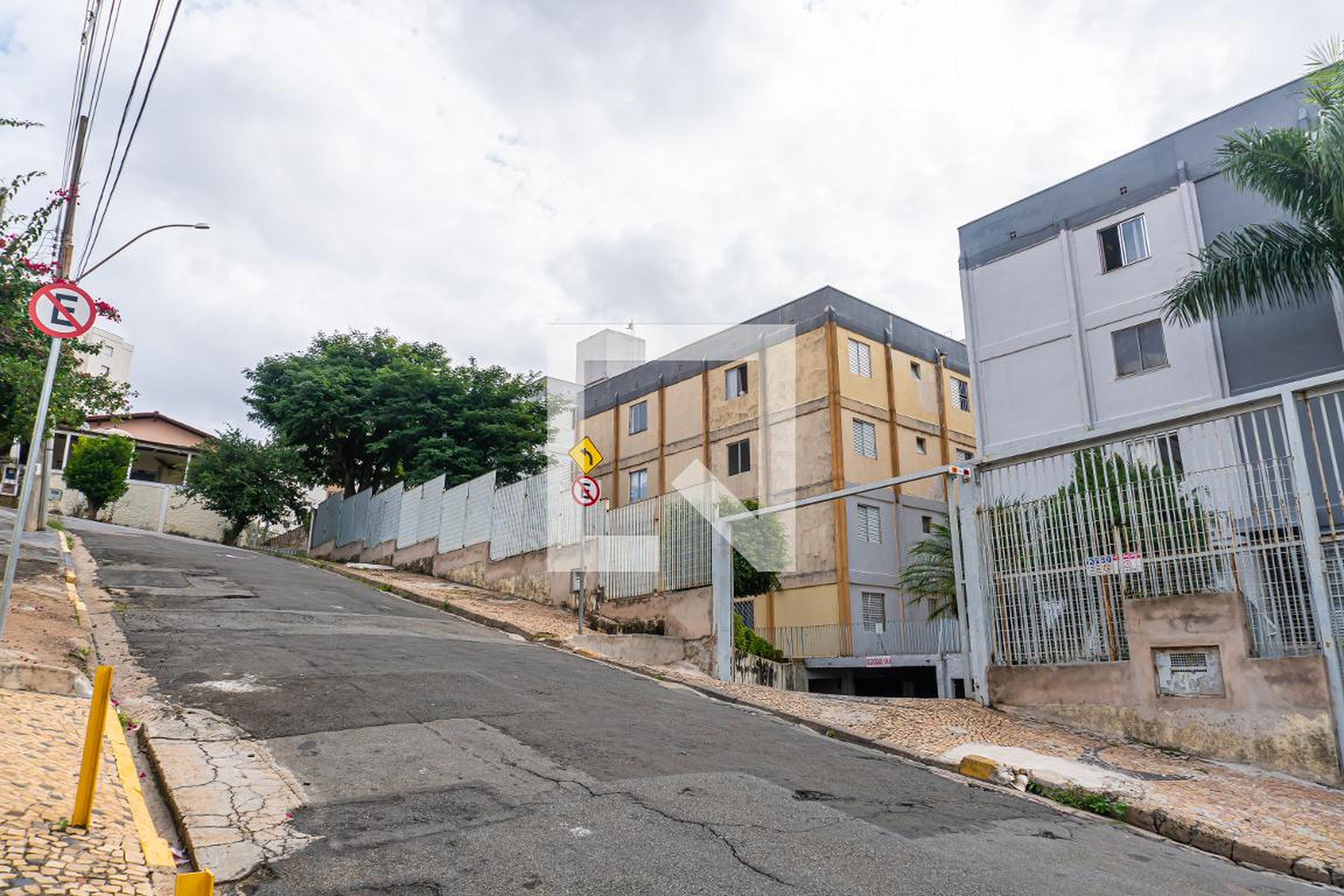 Fachada Condomínio em Rua Ranulfo de Campos Sáles, 1529
