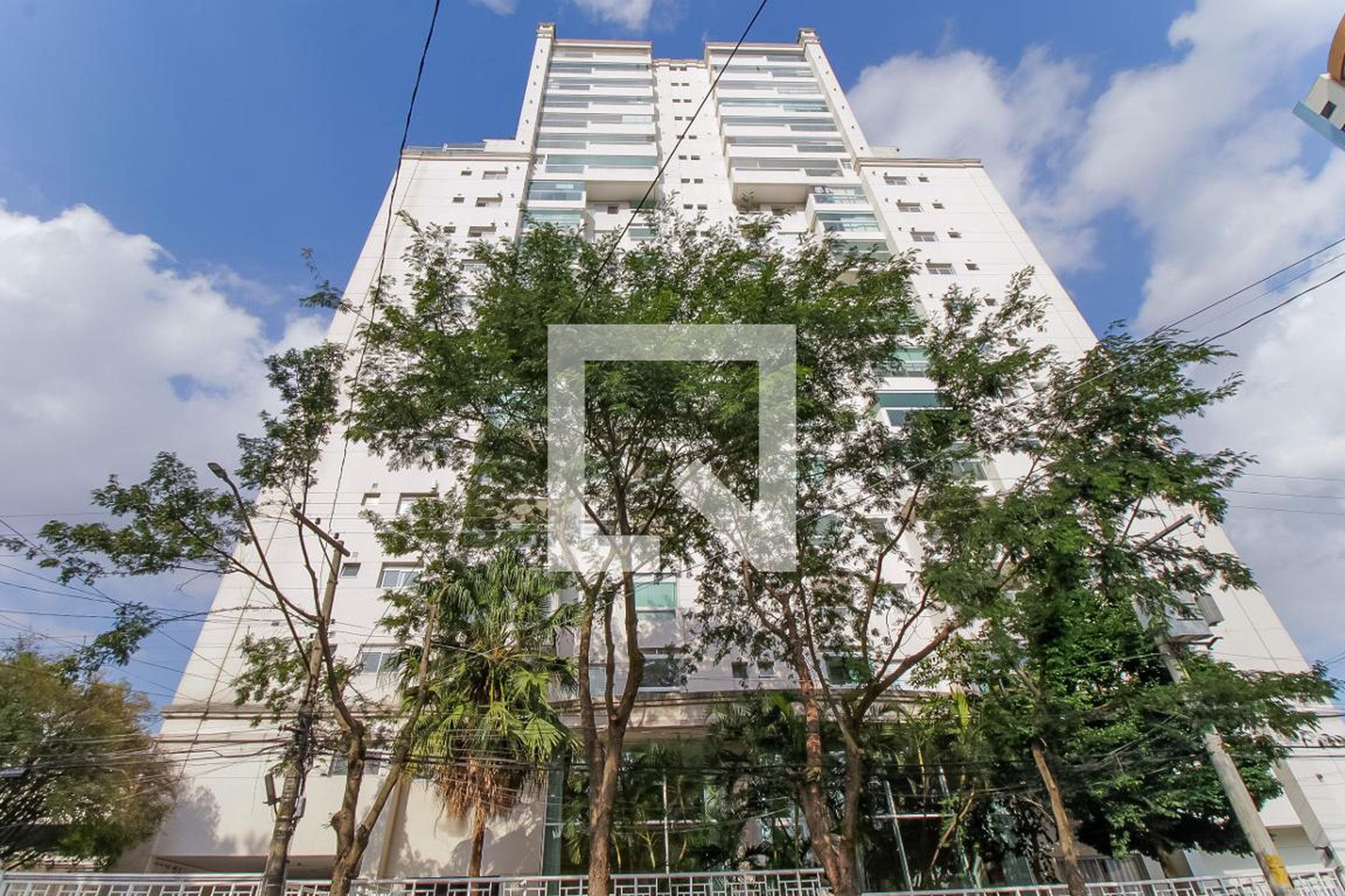 Fachada Condomínio em Avenida Vila Ema, 1057