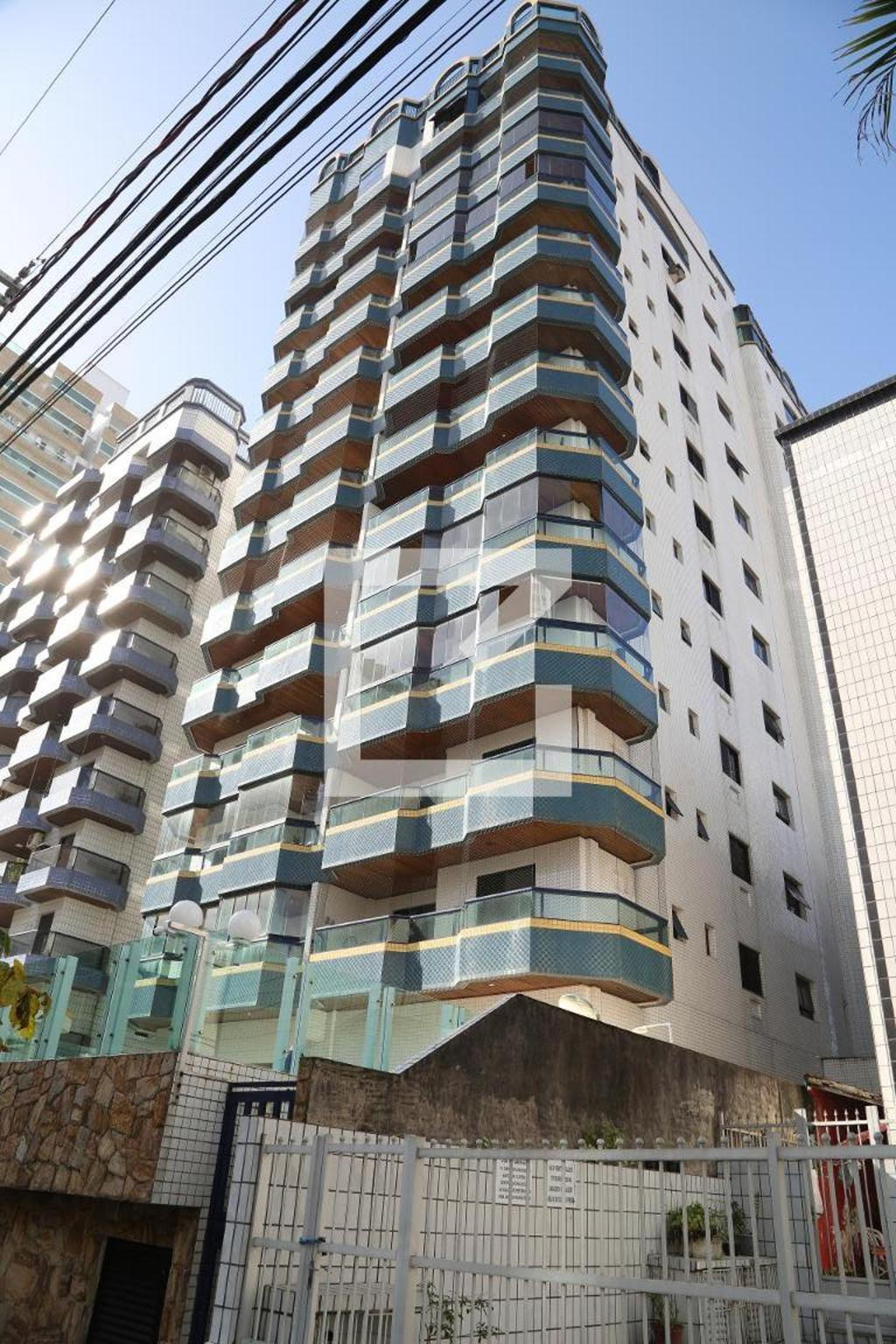 Fachada Condomínio em Rua Copacabana, 132