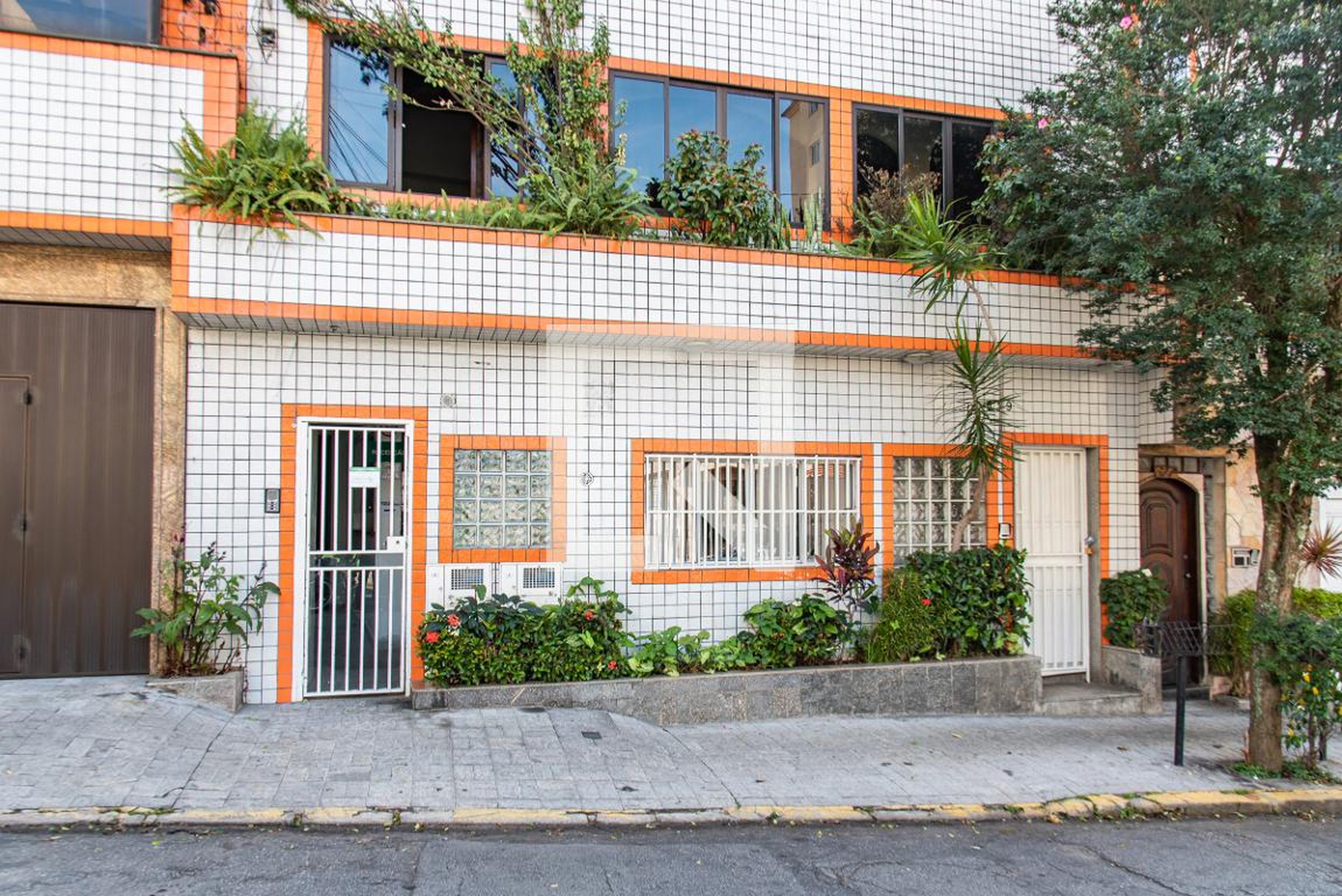 Fachada Condomínio em Rua Riga, 327