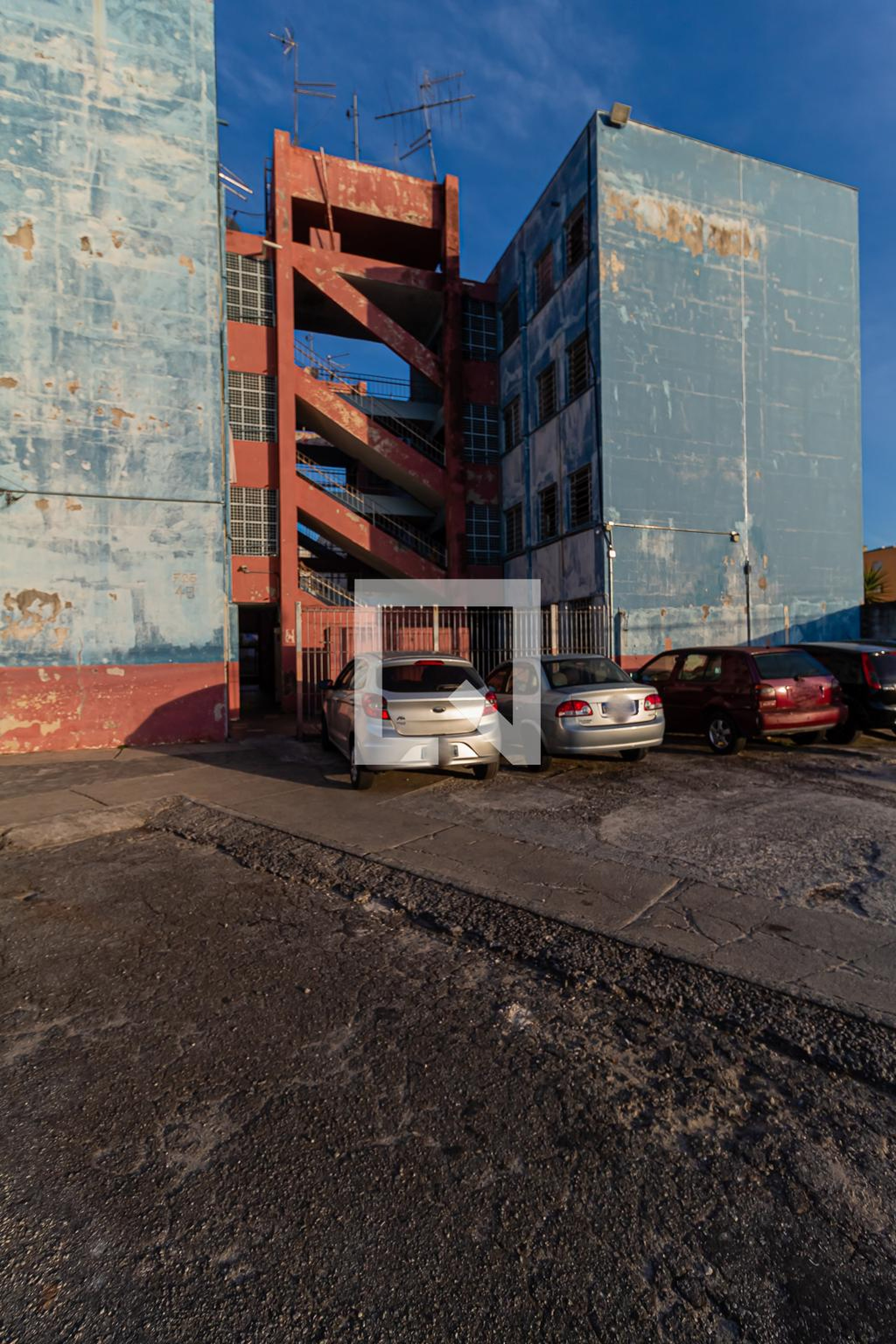 Fachada Condomínio em Avenida Governador Jânio Quadros, 725