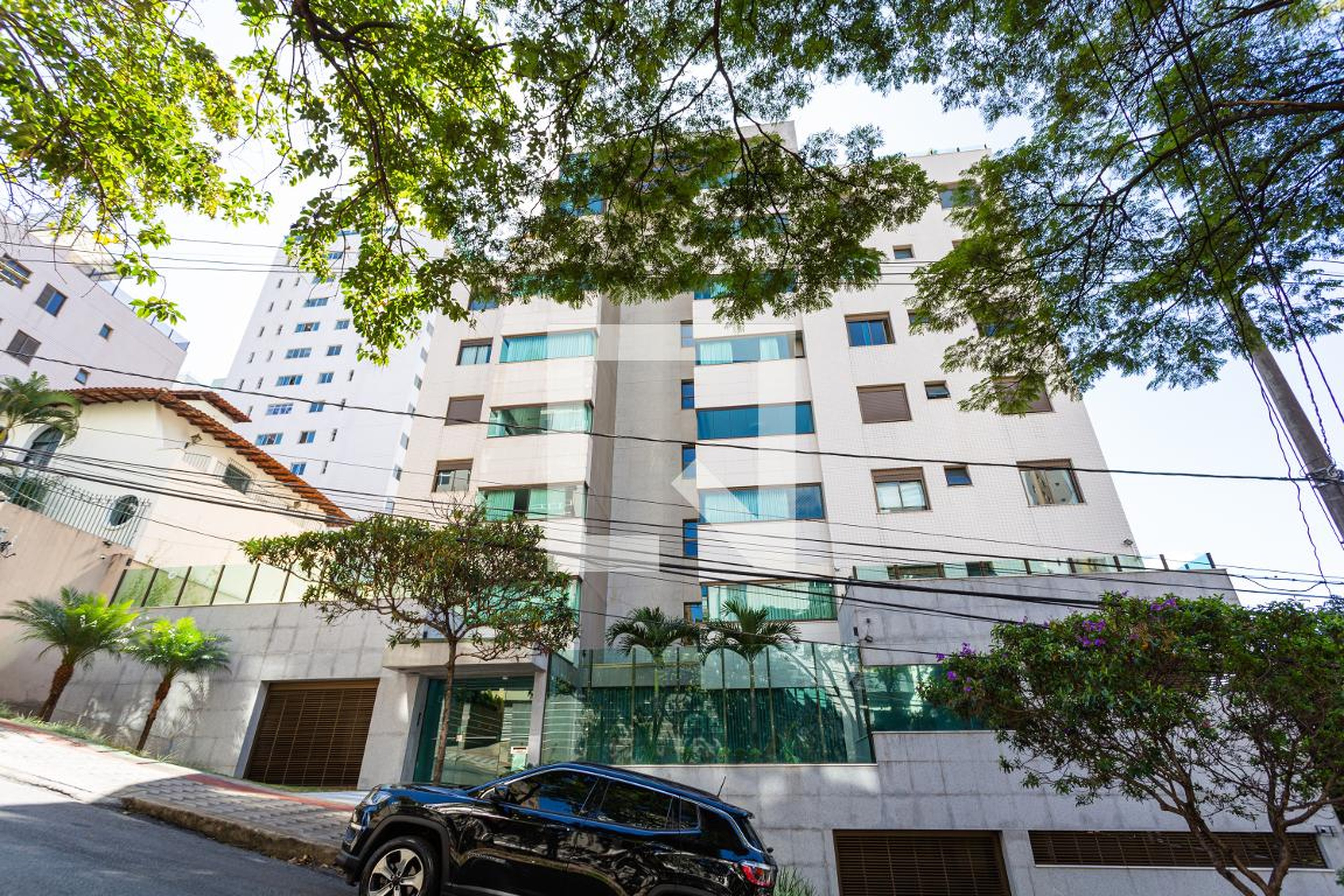 Fachada Condomínio em Rua Cristina, 84