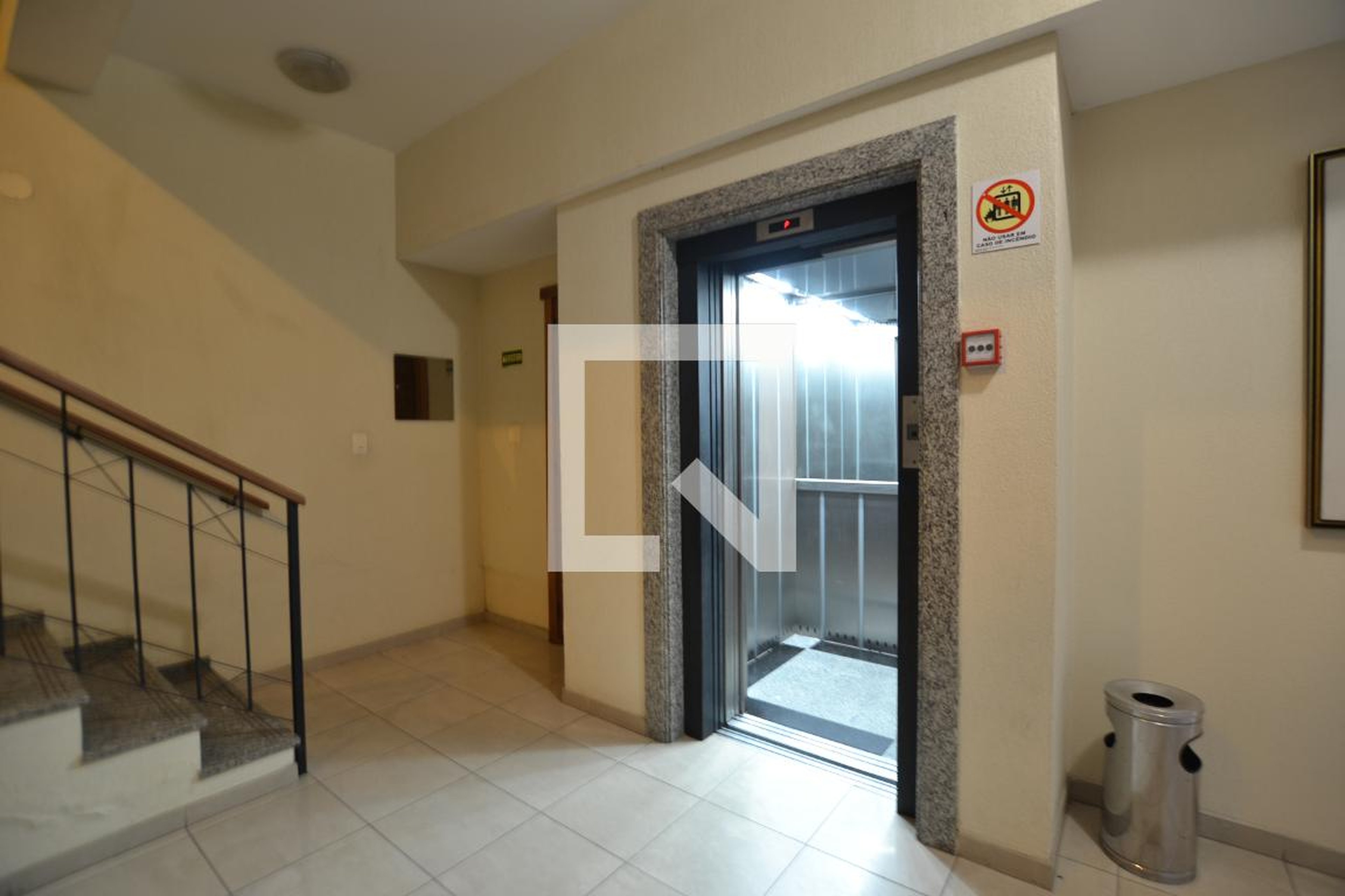 Elevador - Jardim das Araucarias