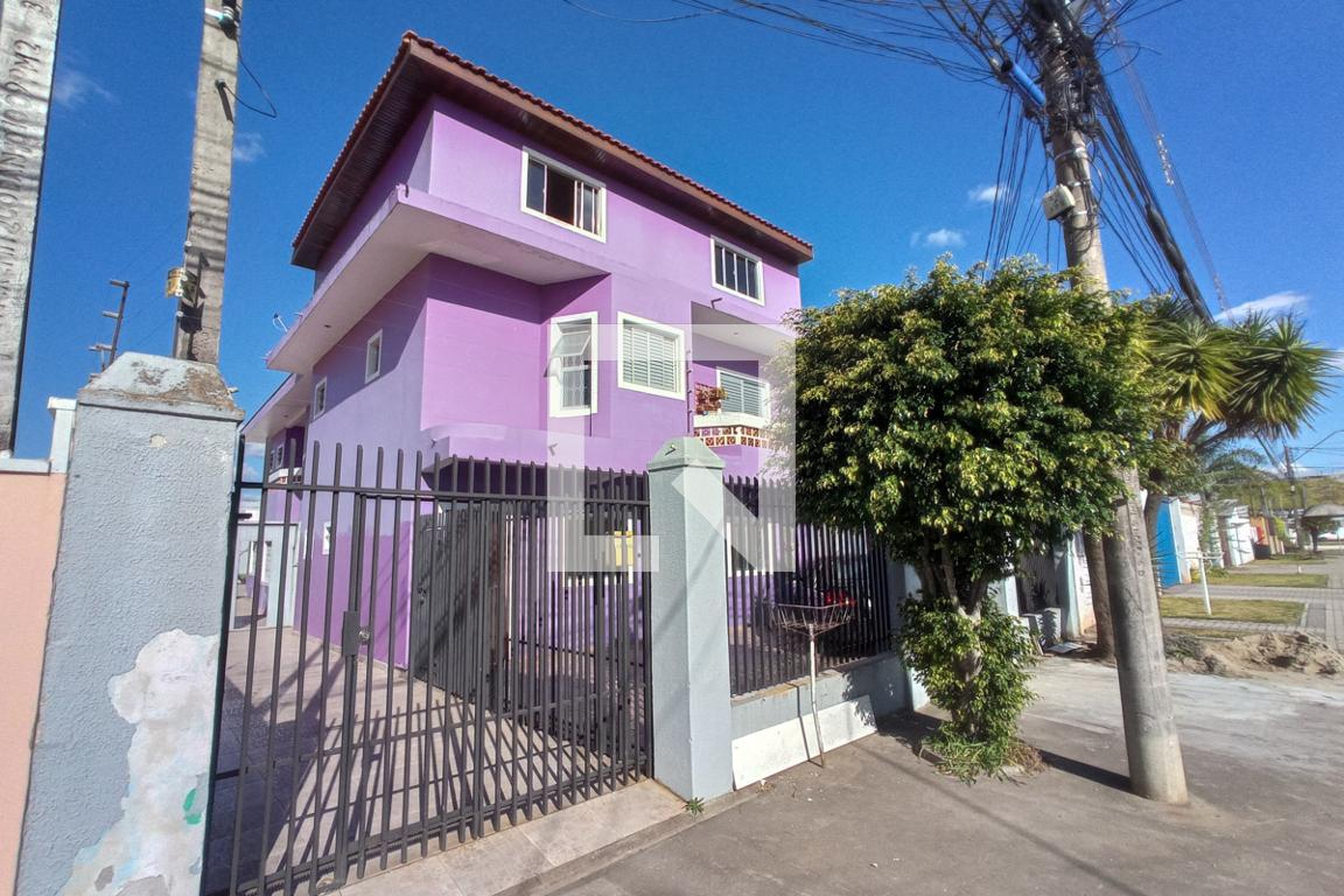 Fachada Condomínio em Rua Alfredo Barcik, 140