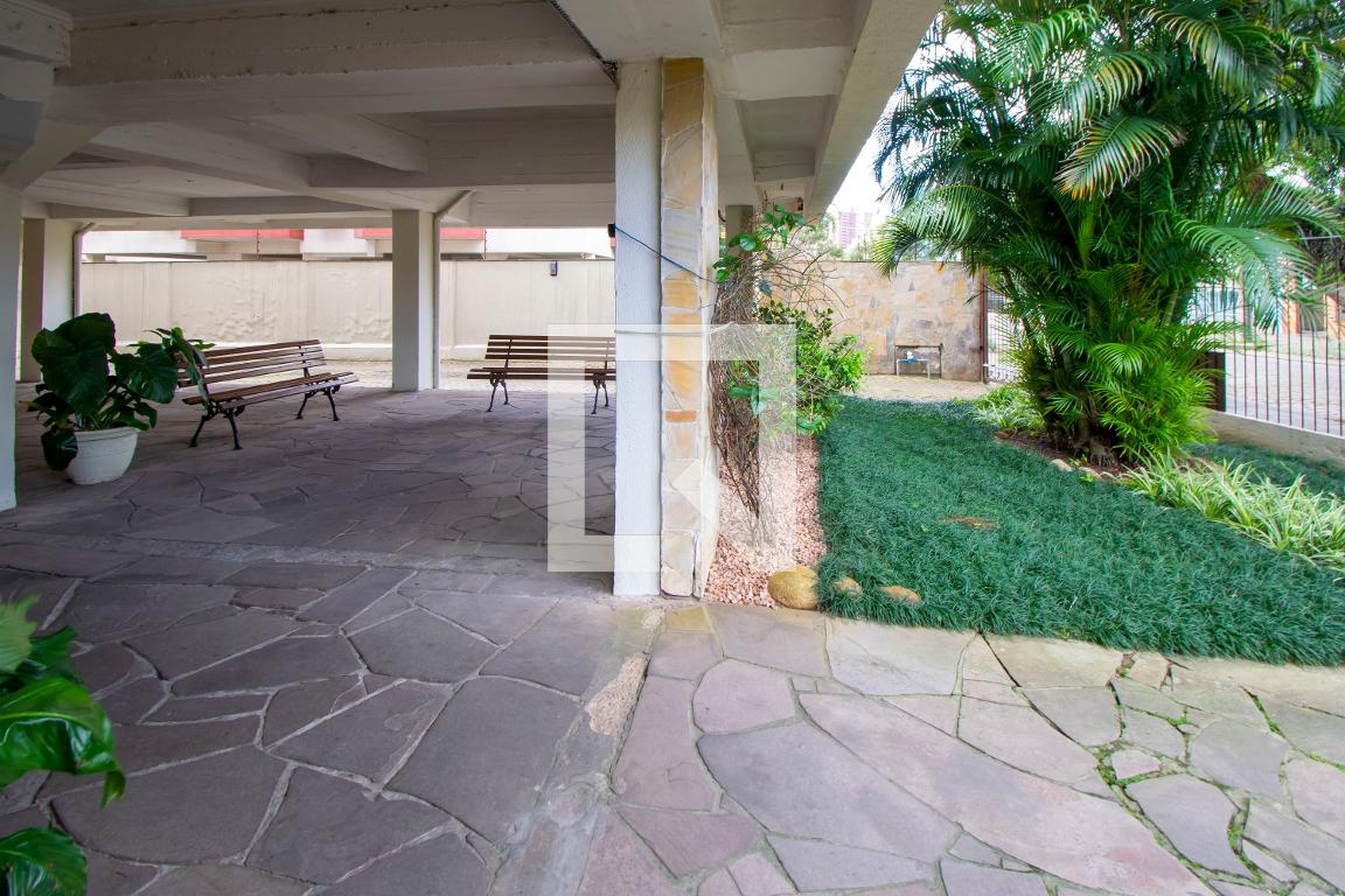 Condomínio - Luiz de Camões