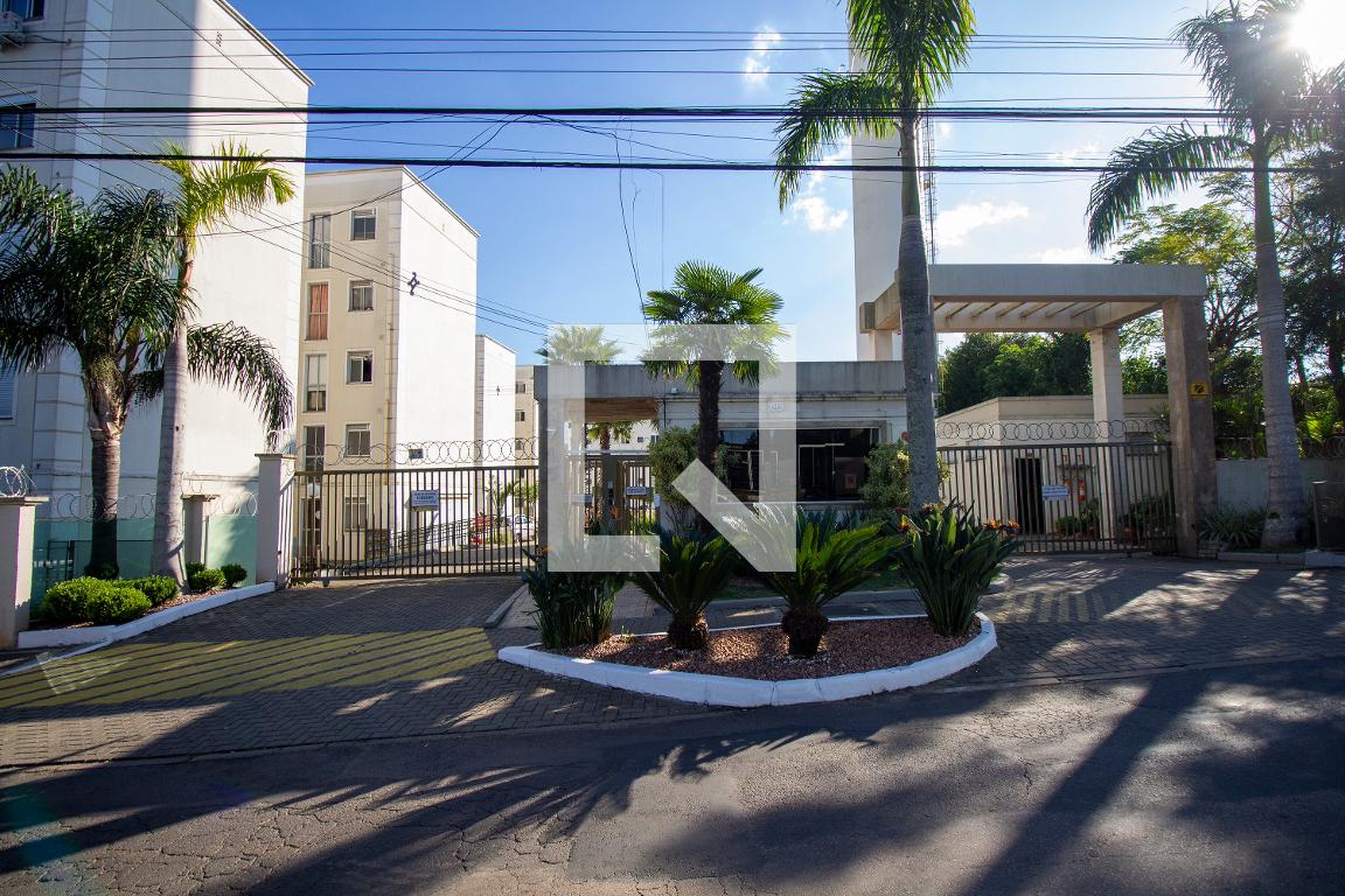 Fachada do Condomínio Condomínio Porto dos Anjos